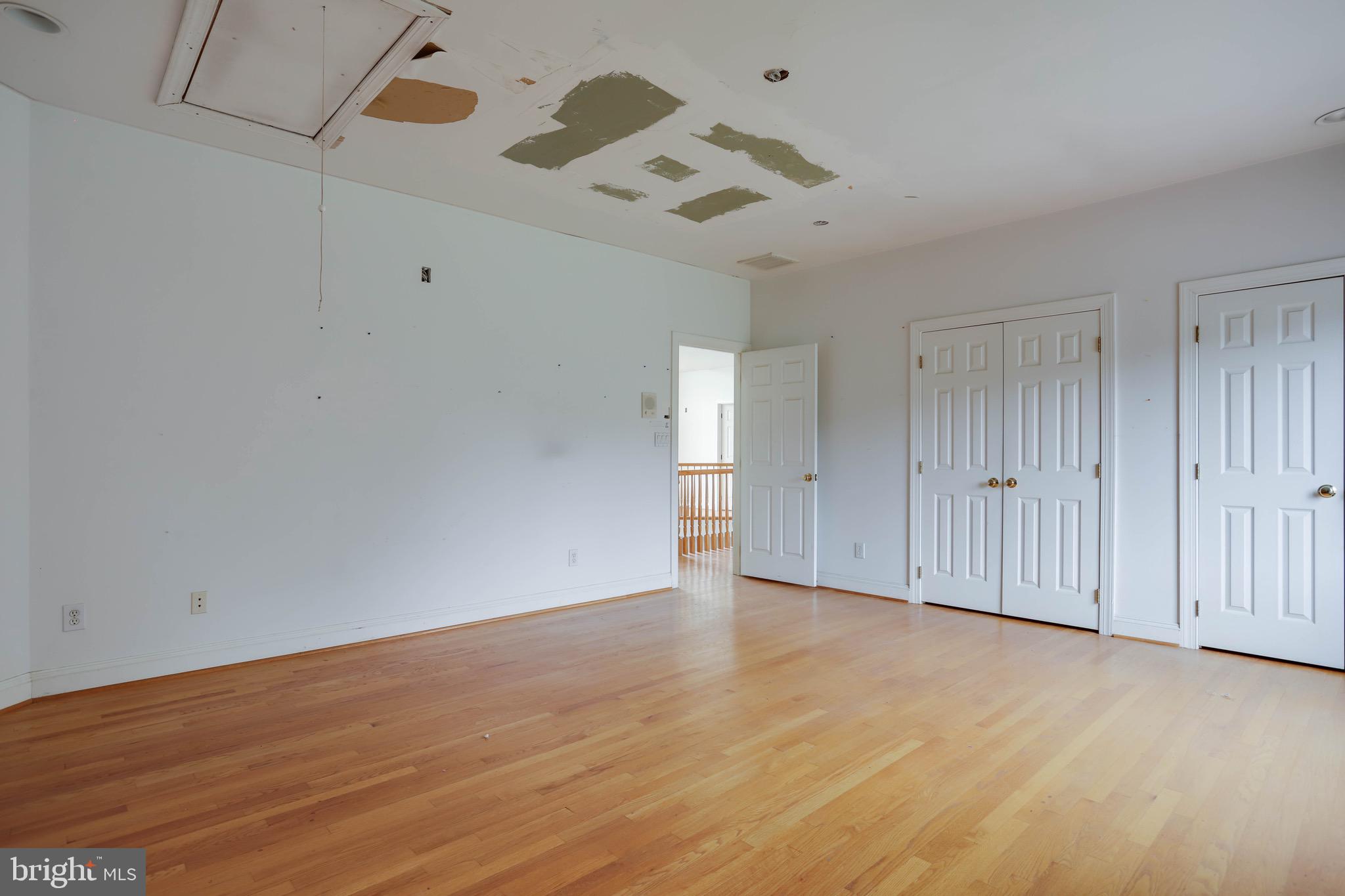 POTOMAC OUTSIDE - Residential