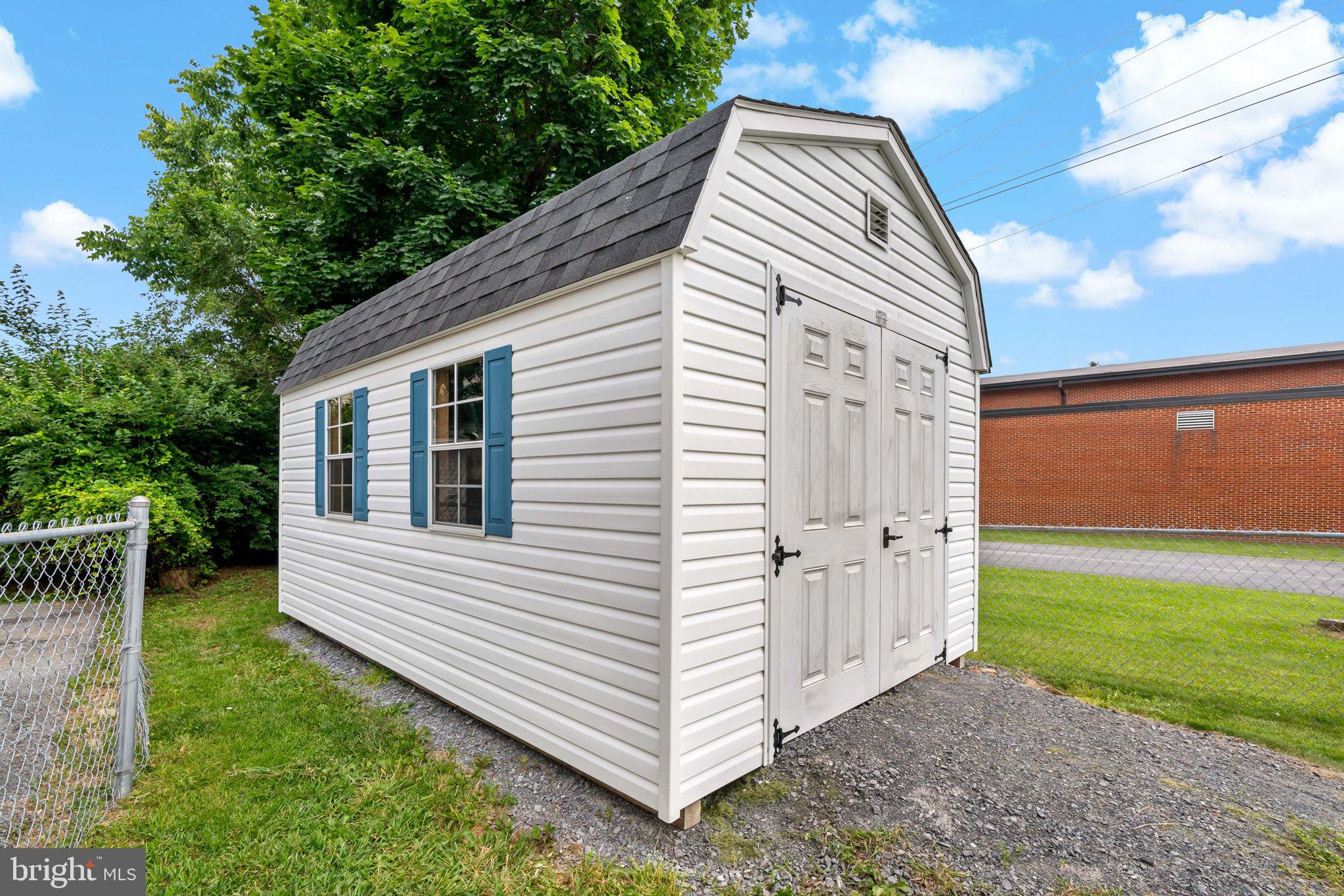 WATERFORD SQUARE - Residential