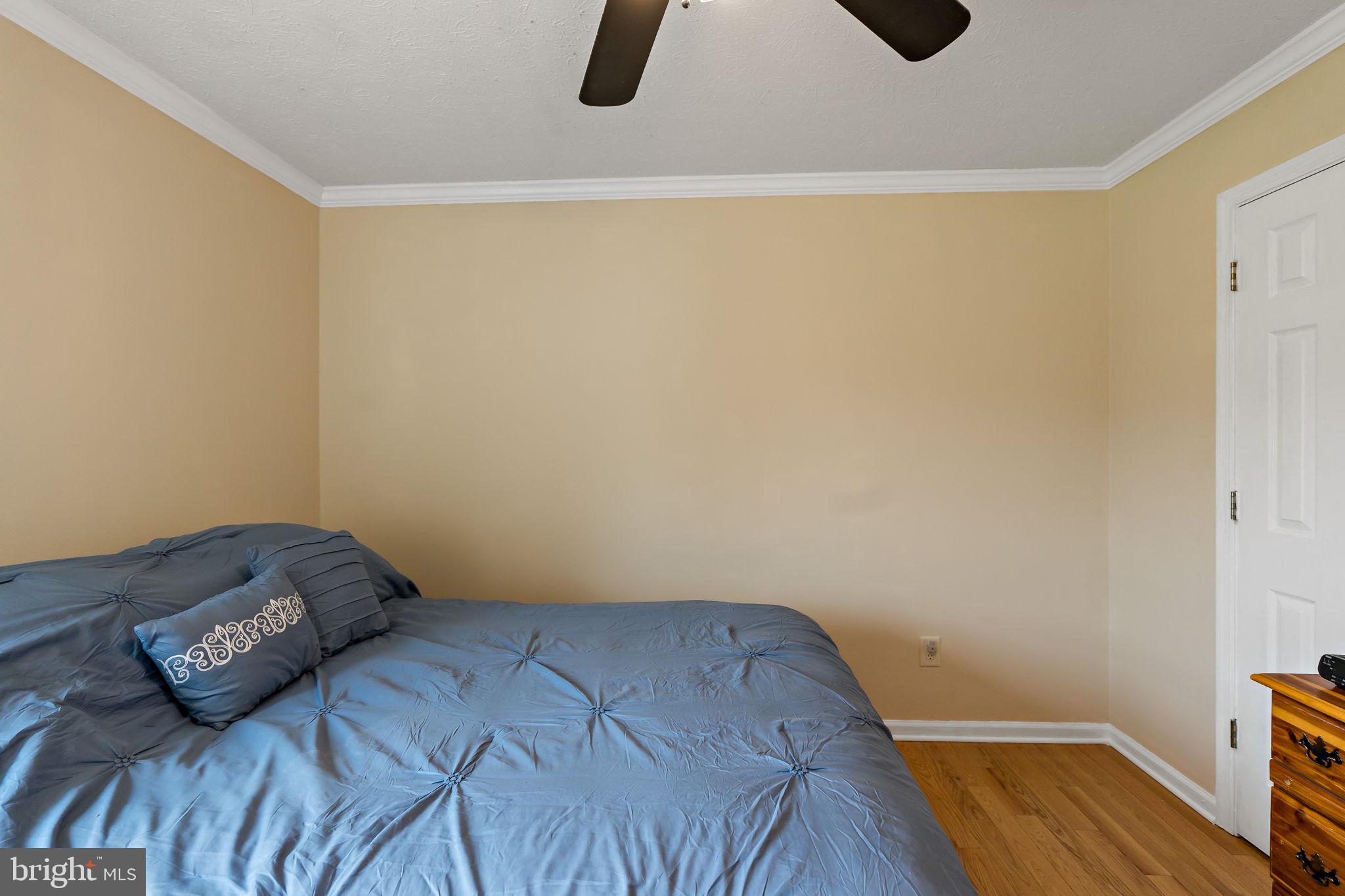 WATERFORD SQUARE - Residential