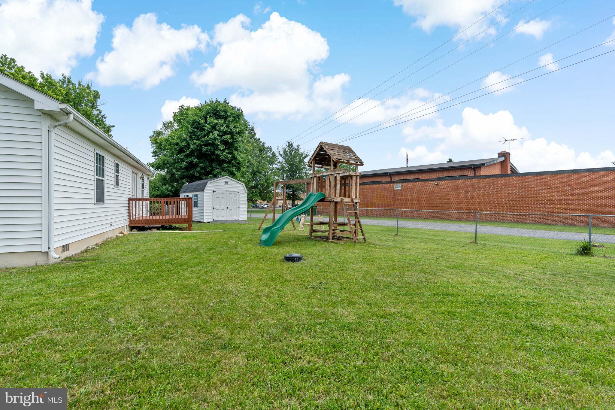 WATERFORD SQUARE - Residential