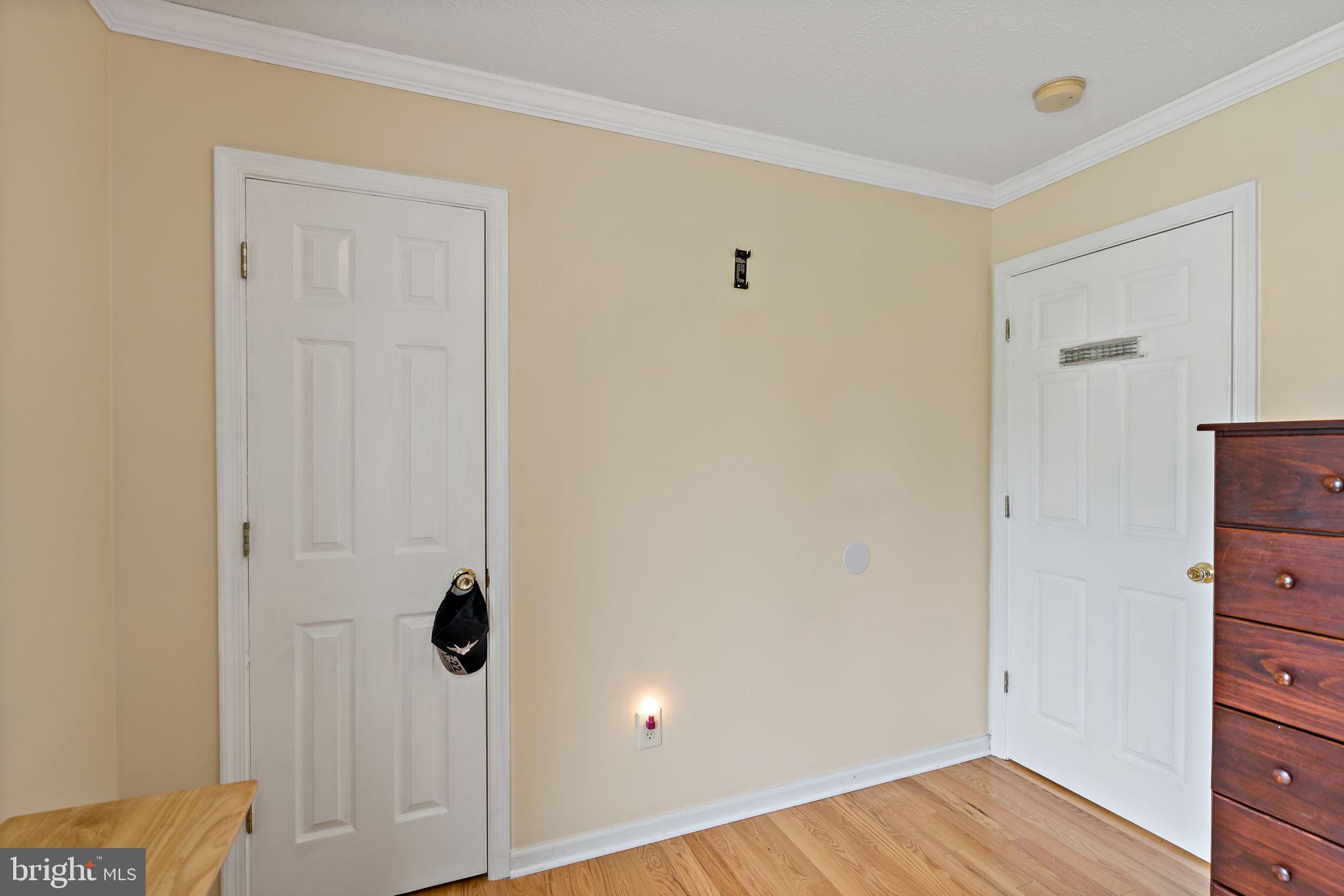 WATERFORD SQUARE - Residential