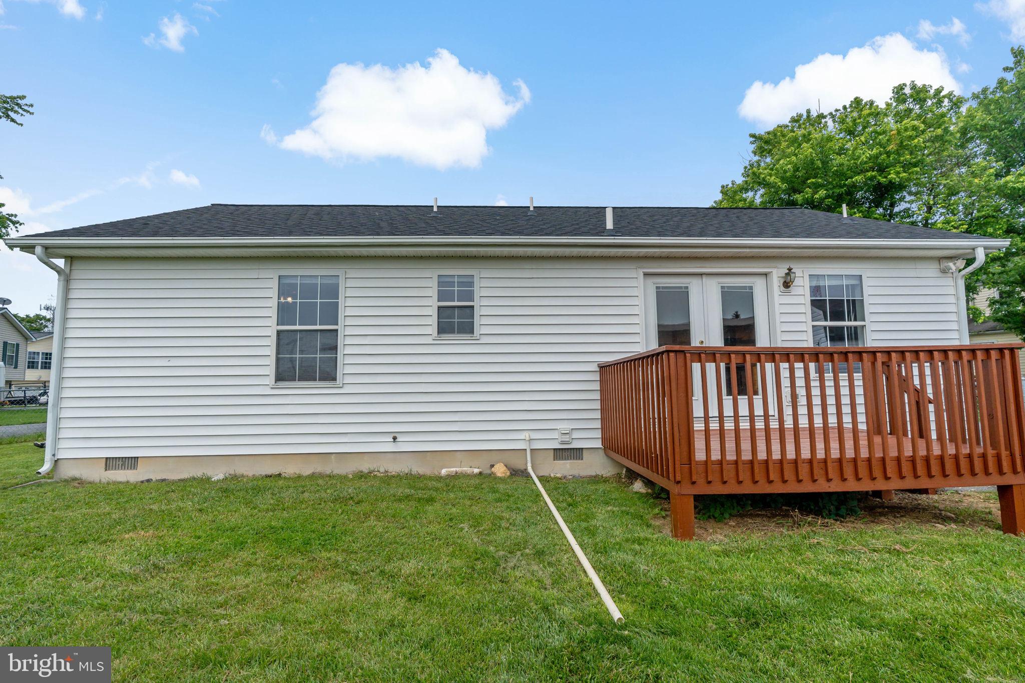 WATERFORD SQUARE - Residential