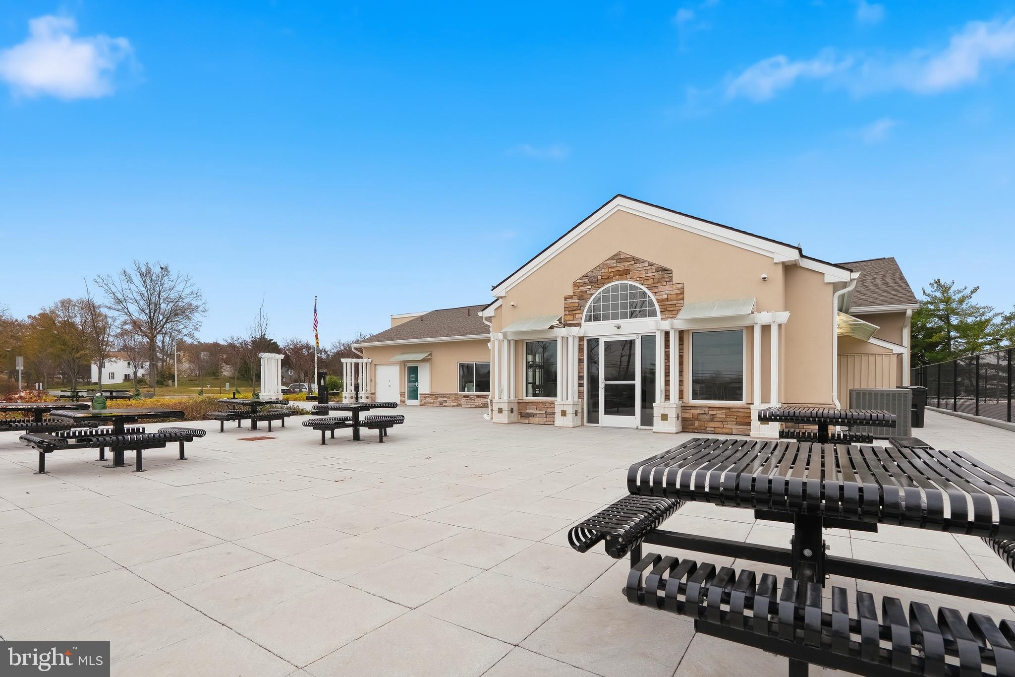 GLEN ORA - Residential