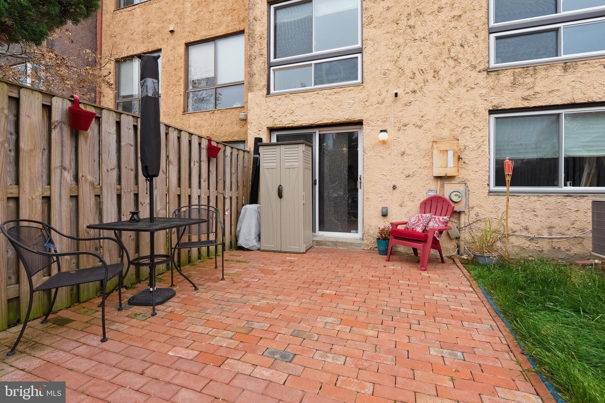 GLEN ORA - Residential