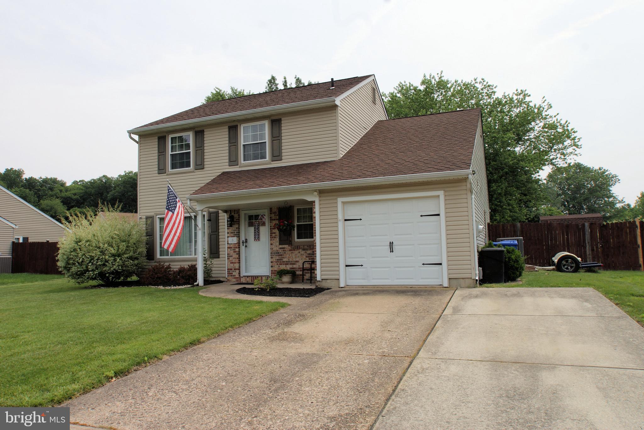 6 THAMES LANE