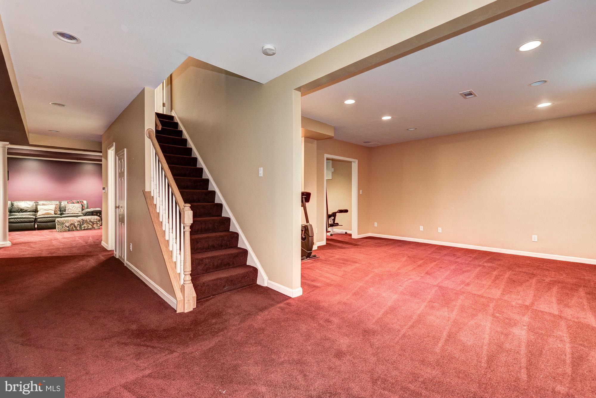 RIVER FALLS - Residential