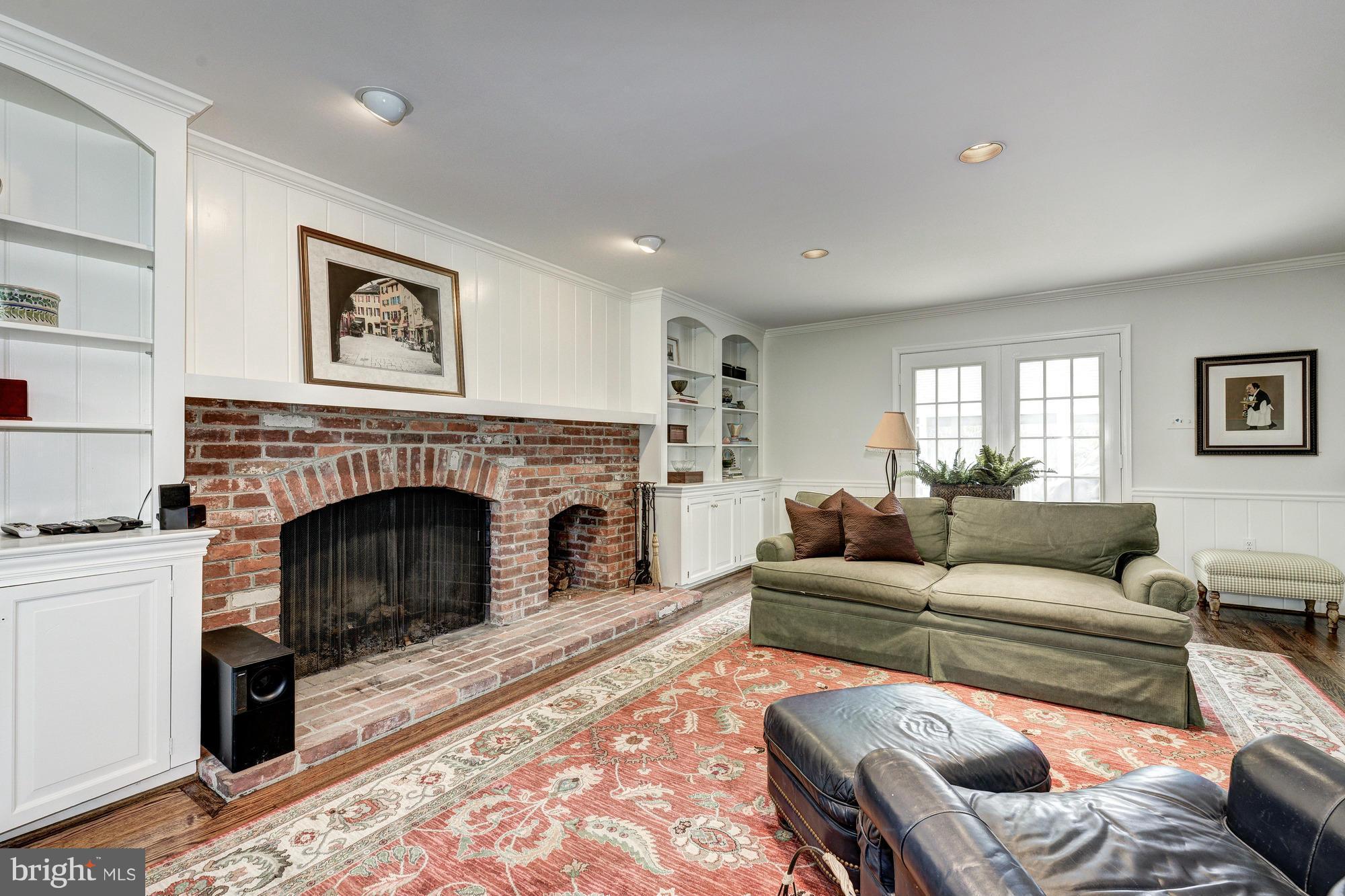 RIVER FALLS - Residential