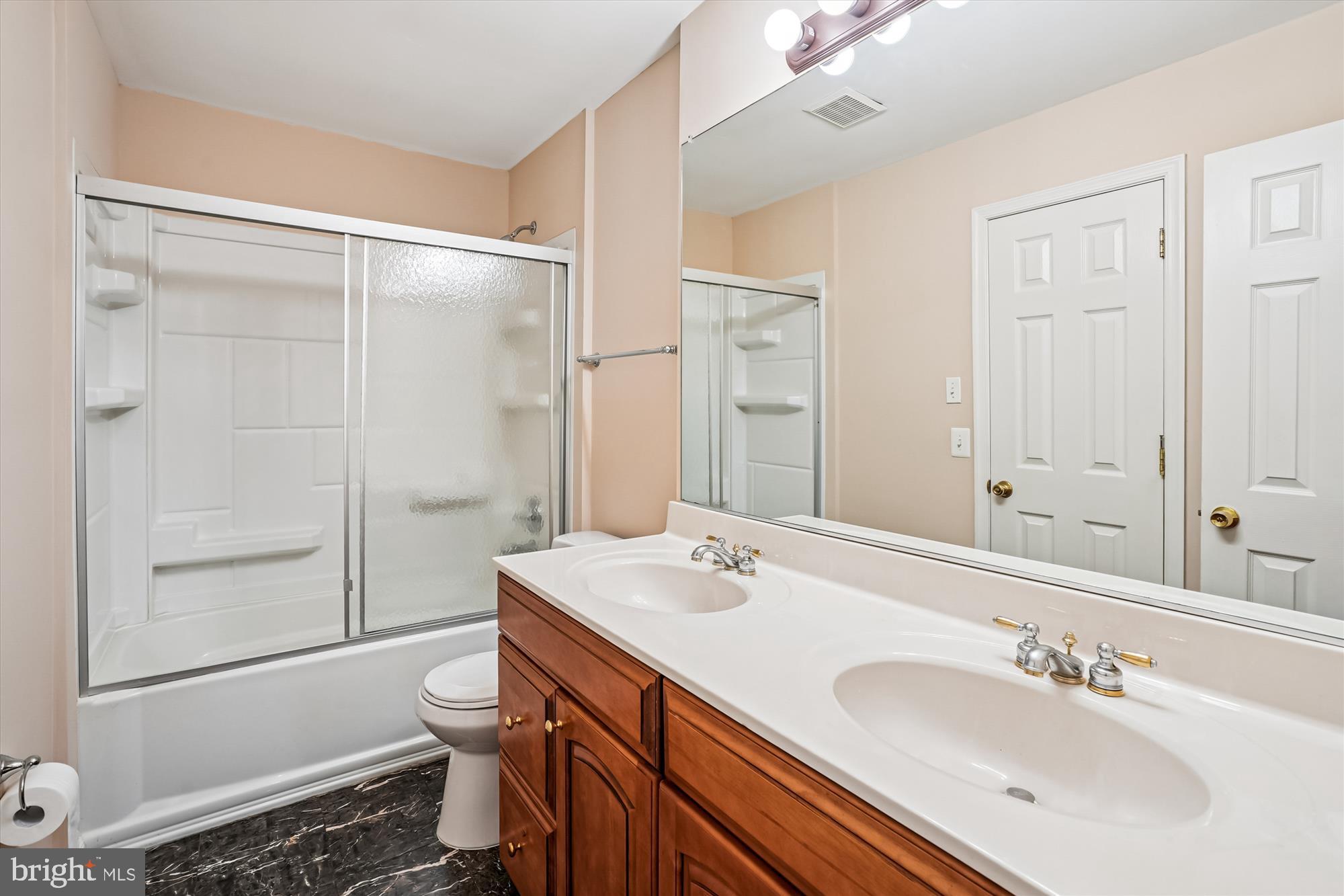 PORT O DUMFRIES - Residential Lease