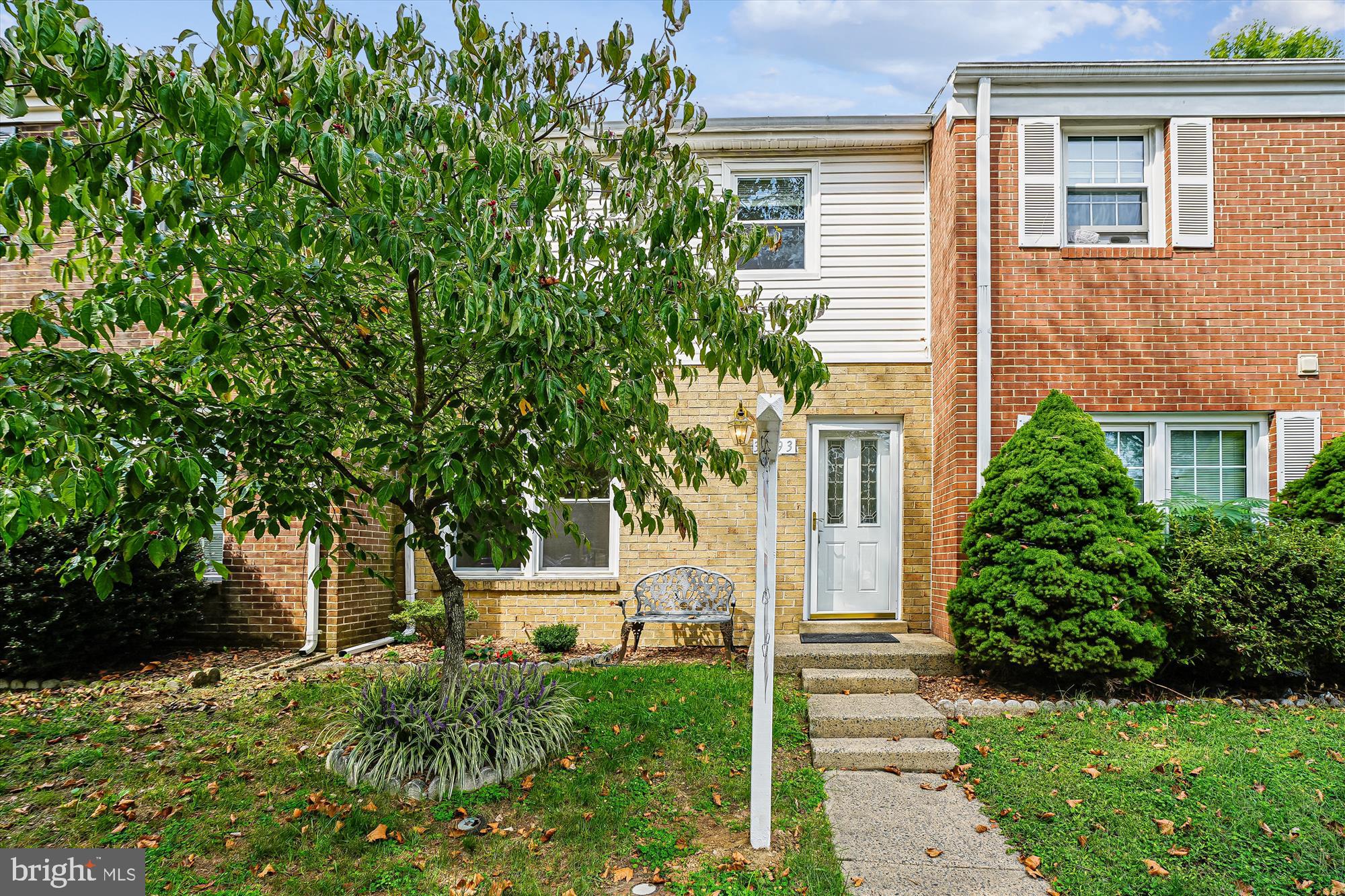 PORT O DUMFRIES - Residential Lease