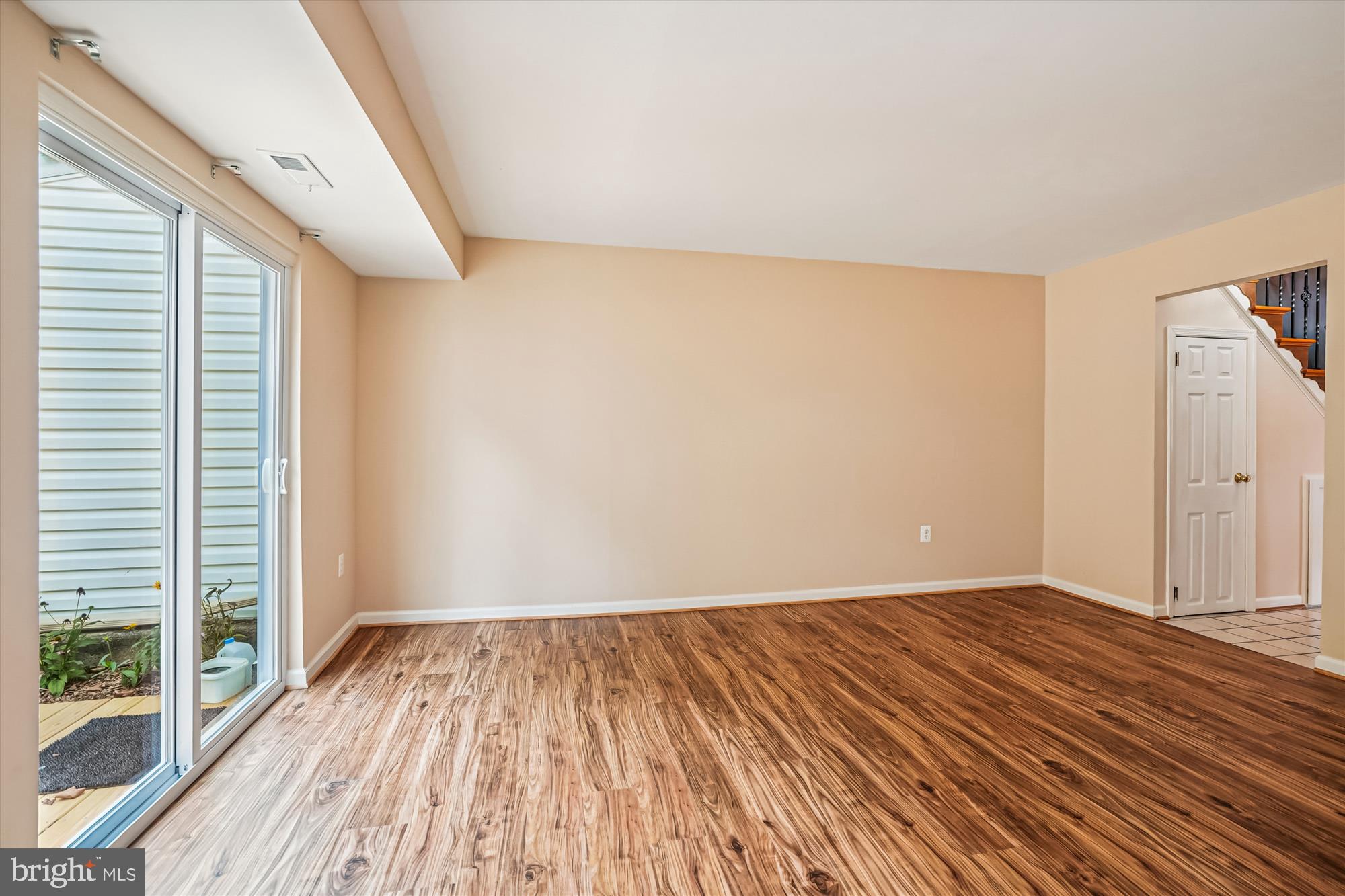 PORT O DUMFRIES - Residential Lease