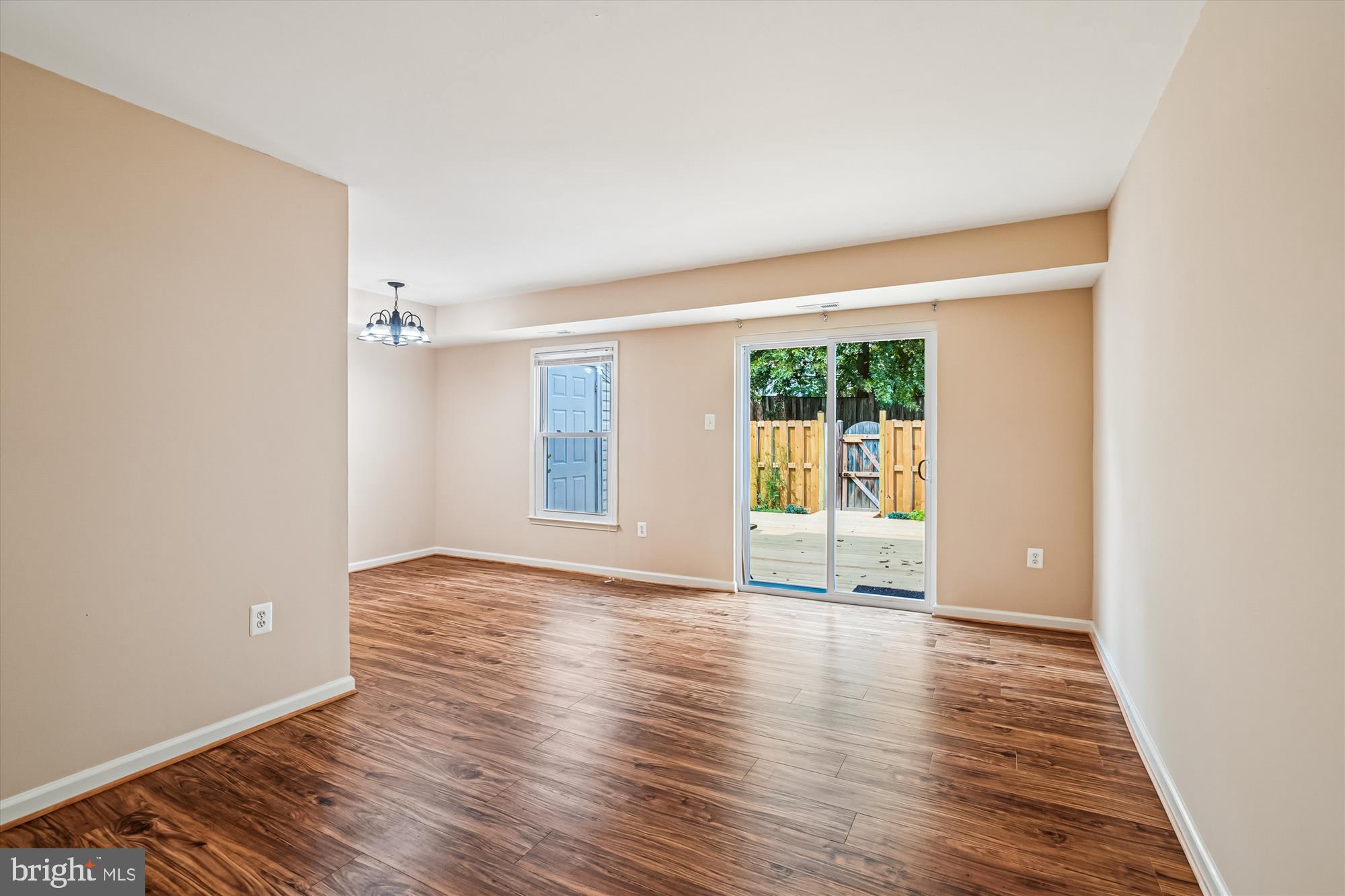 PORT O DUMFRIES - Residential Lease