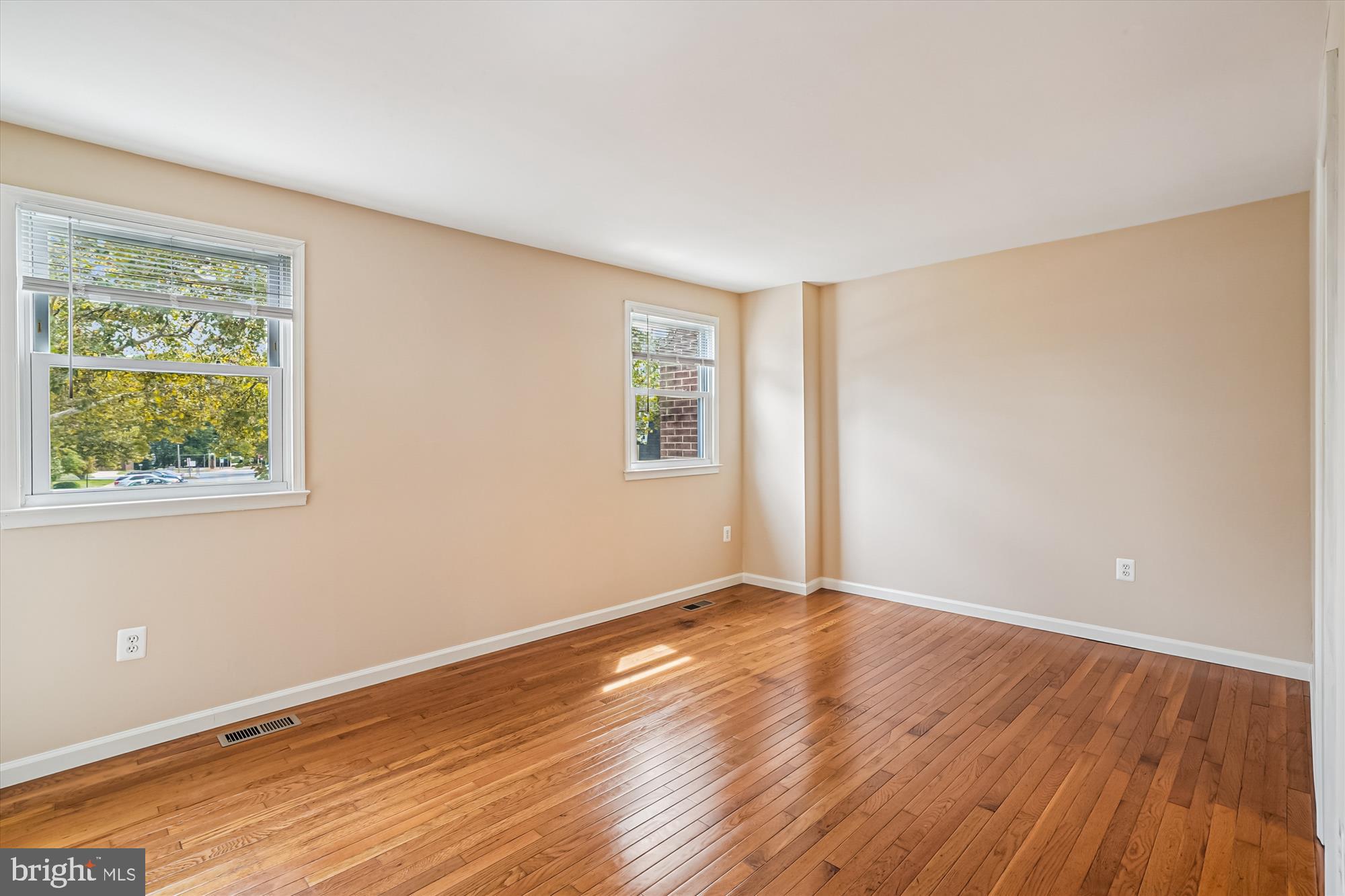 PORT O DUMFRIES - Residential Lease