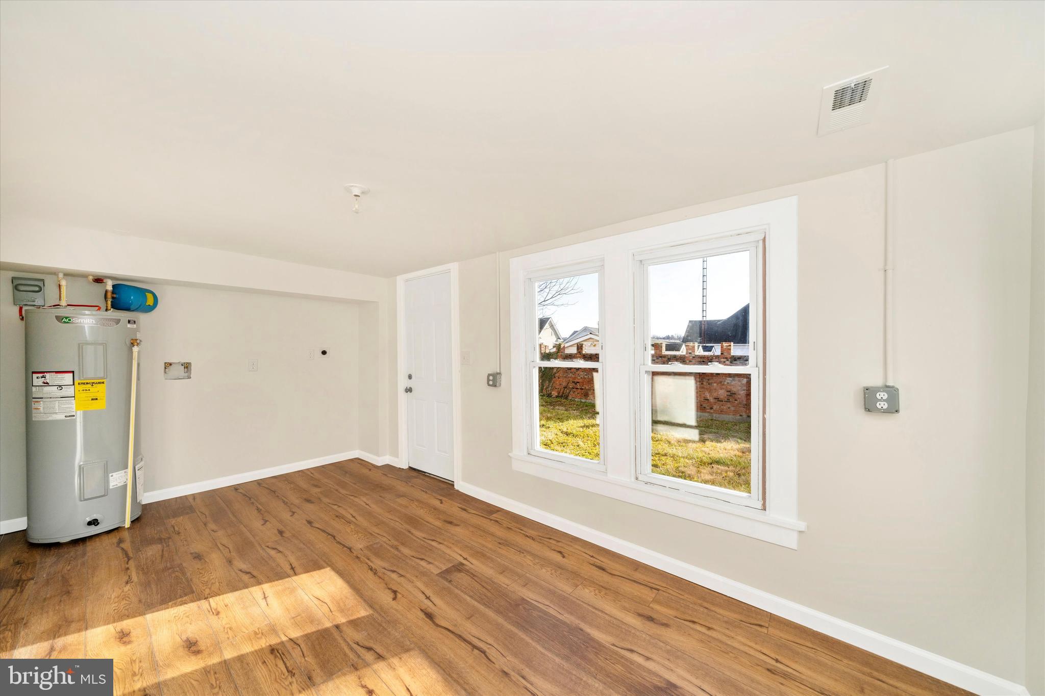 BRUNSWICK - Residential