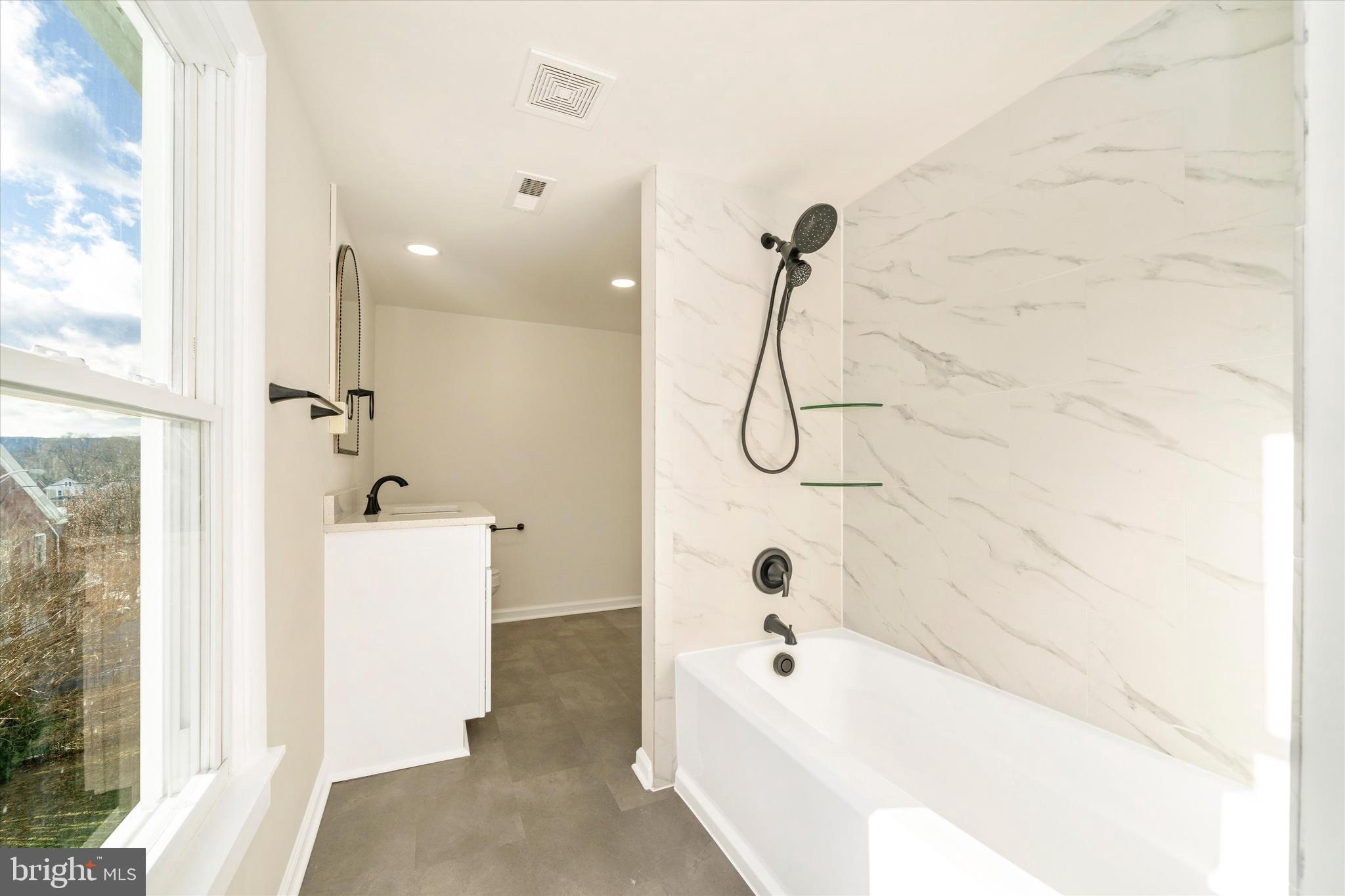 BRUNSWICK - Residential