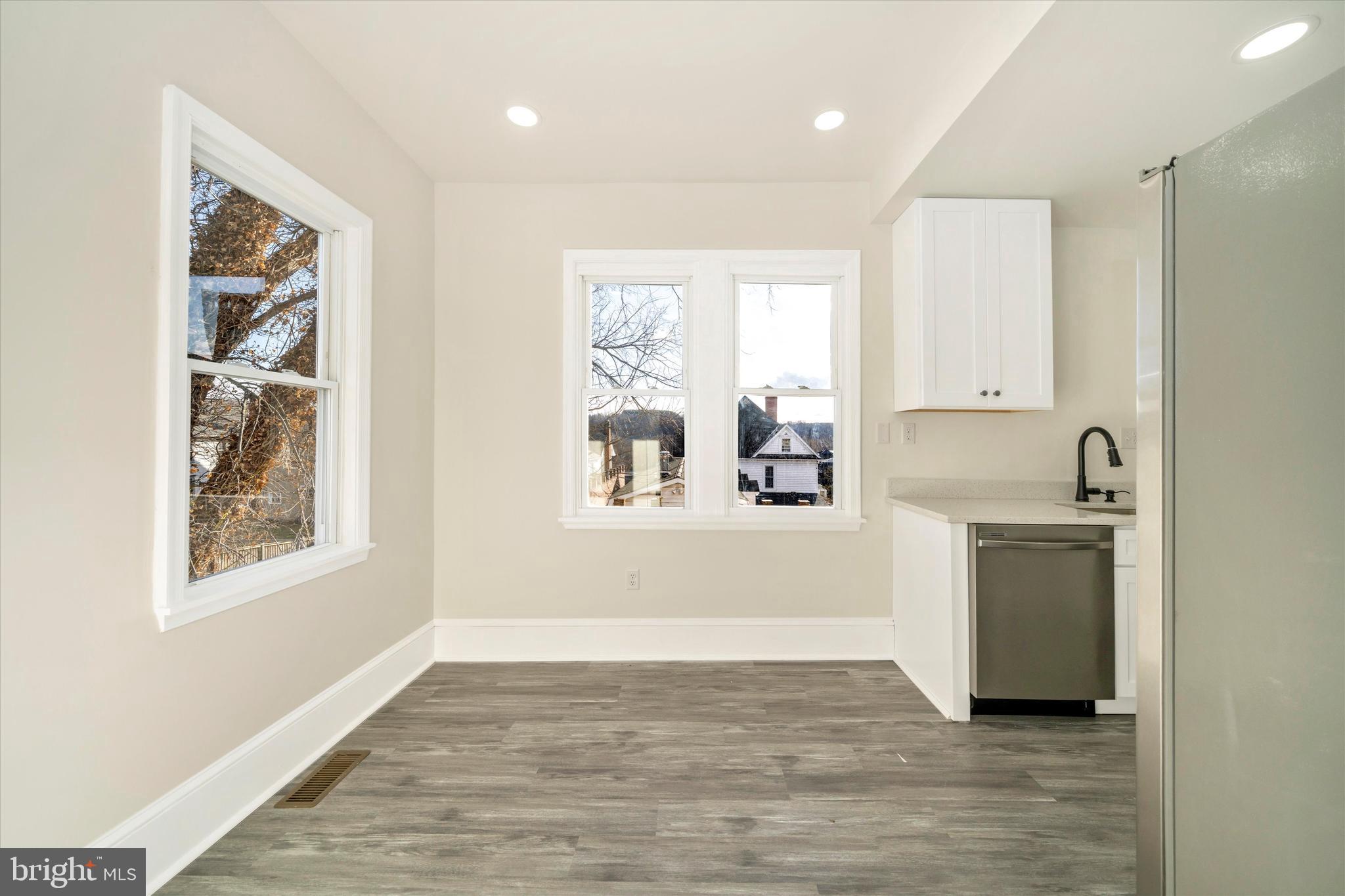 BRUNSWICK - Residential