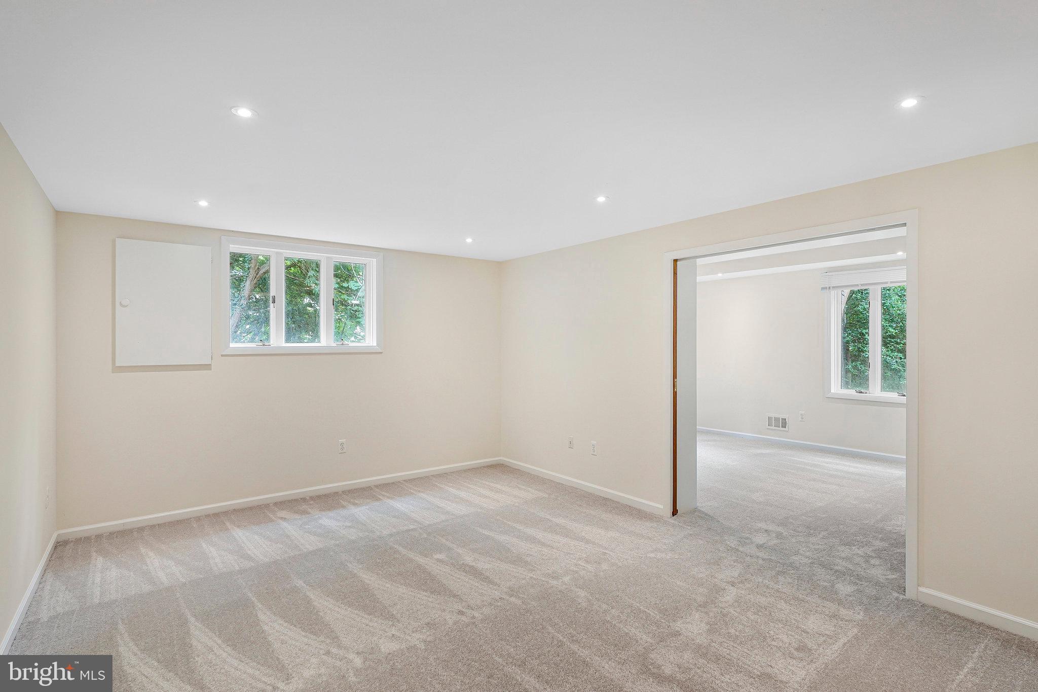 FAIRFAX ACRES - Residential