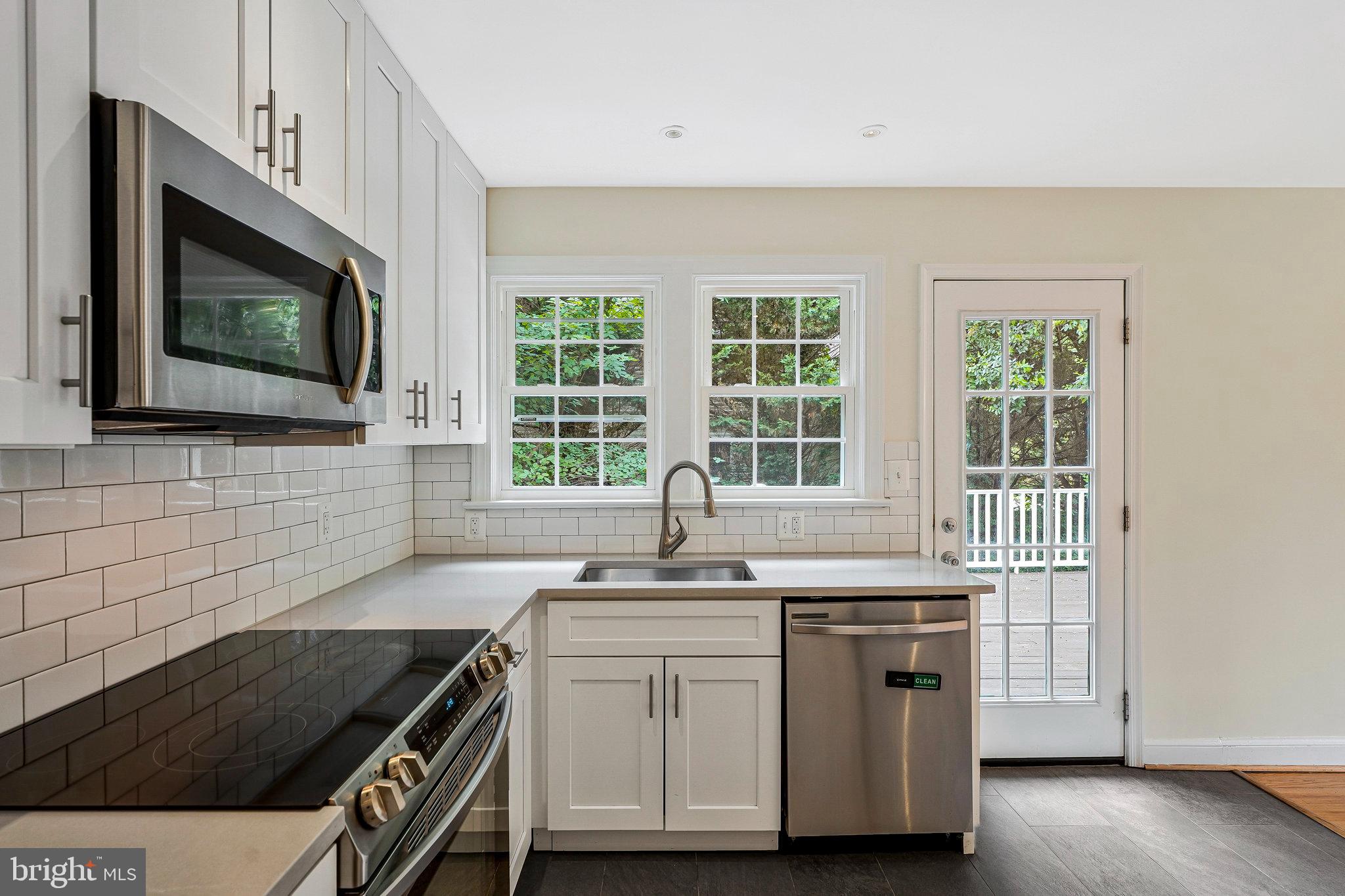 FAIRFAX ACRES - Residential