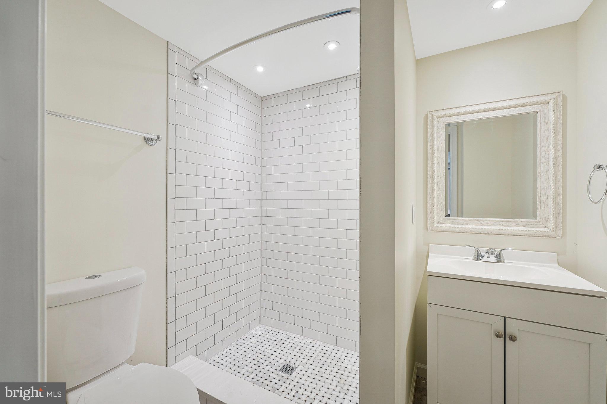 FAIRFAX ACRES - Residential