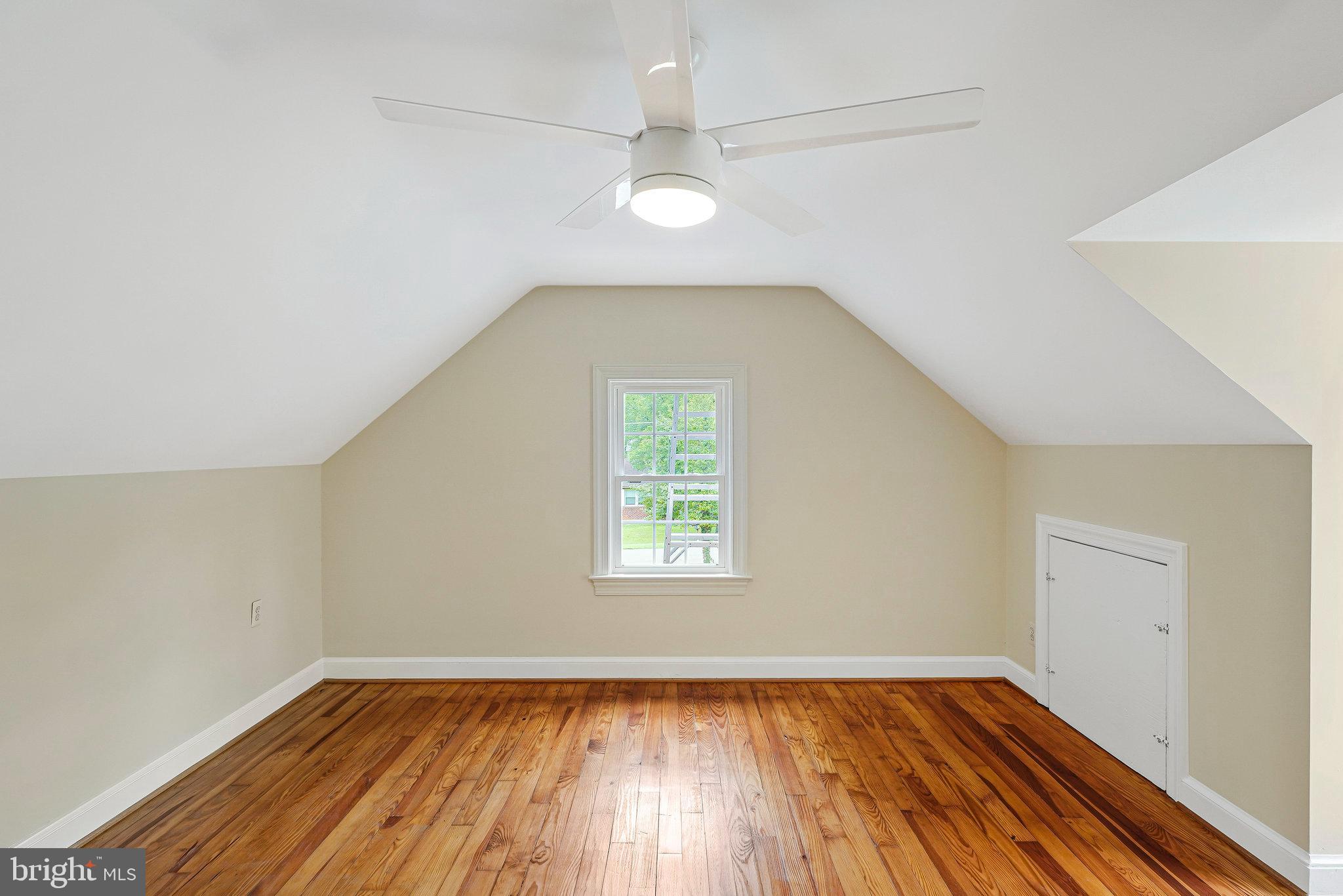 FAIRFAX ACRES - Residential