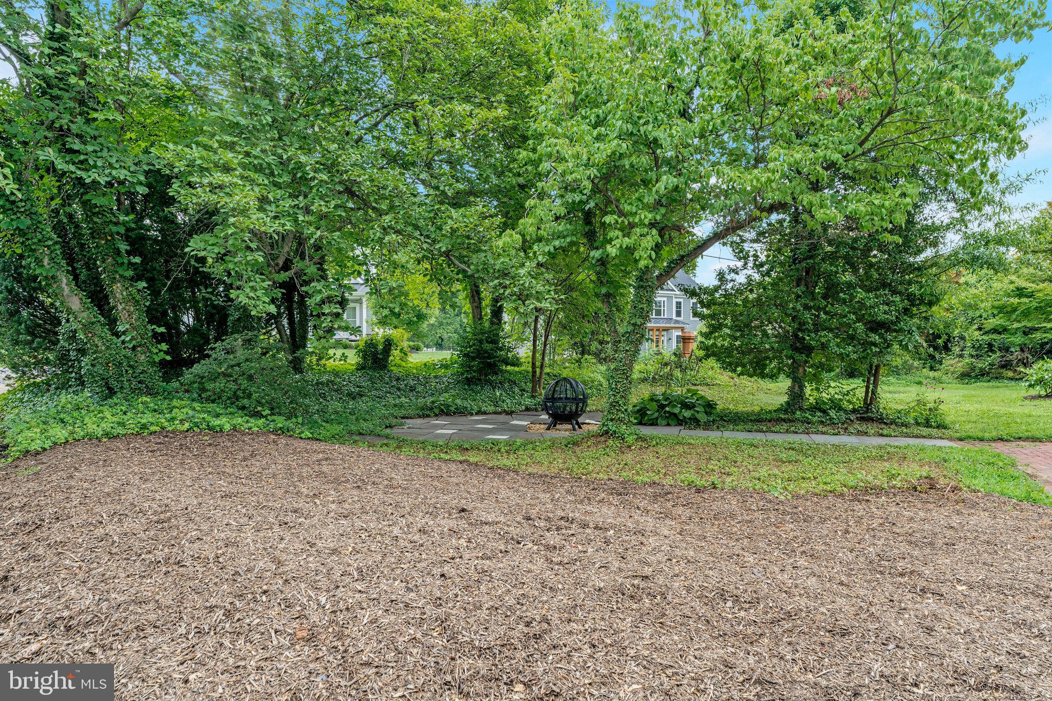 FAIRFAX ACRES - Residential