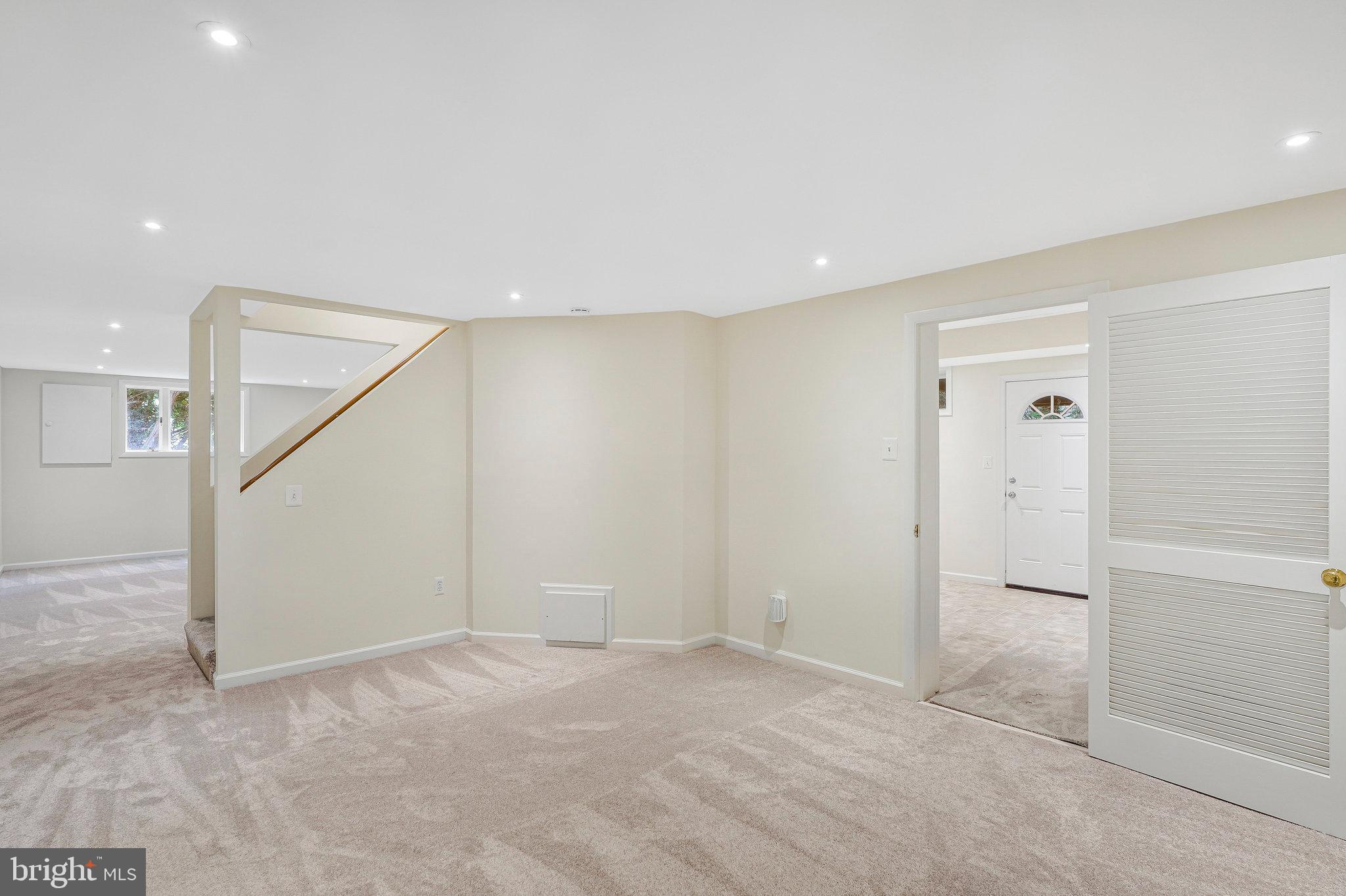 FAIRFAX ACRES - Residential