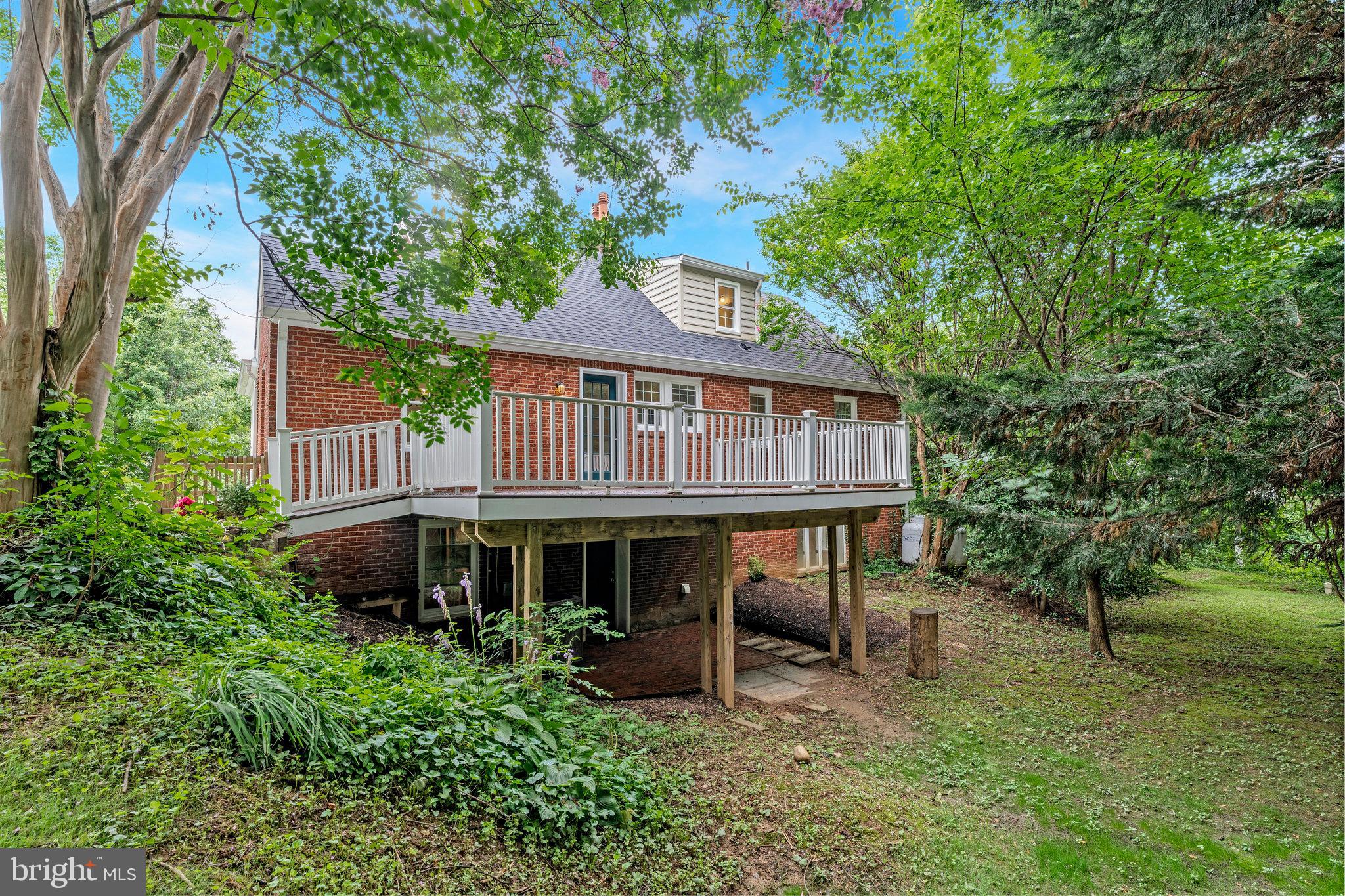 FAIRFAX ACRES - Residential