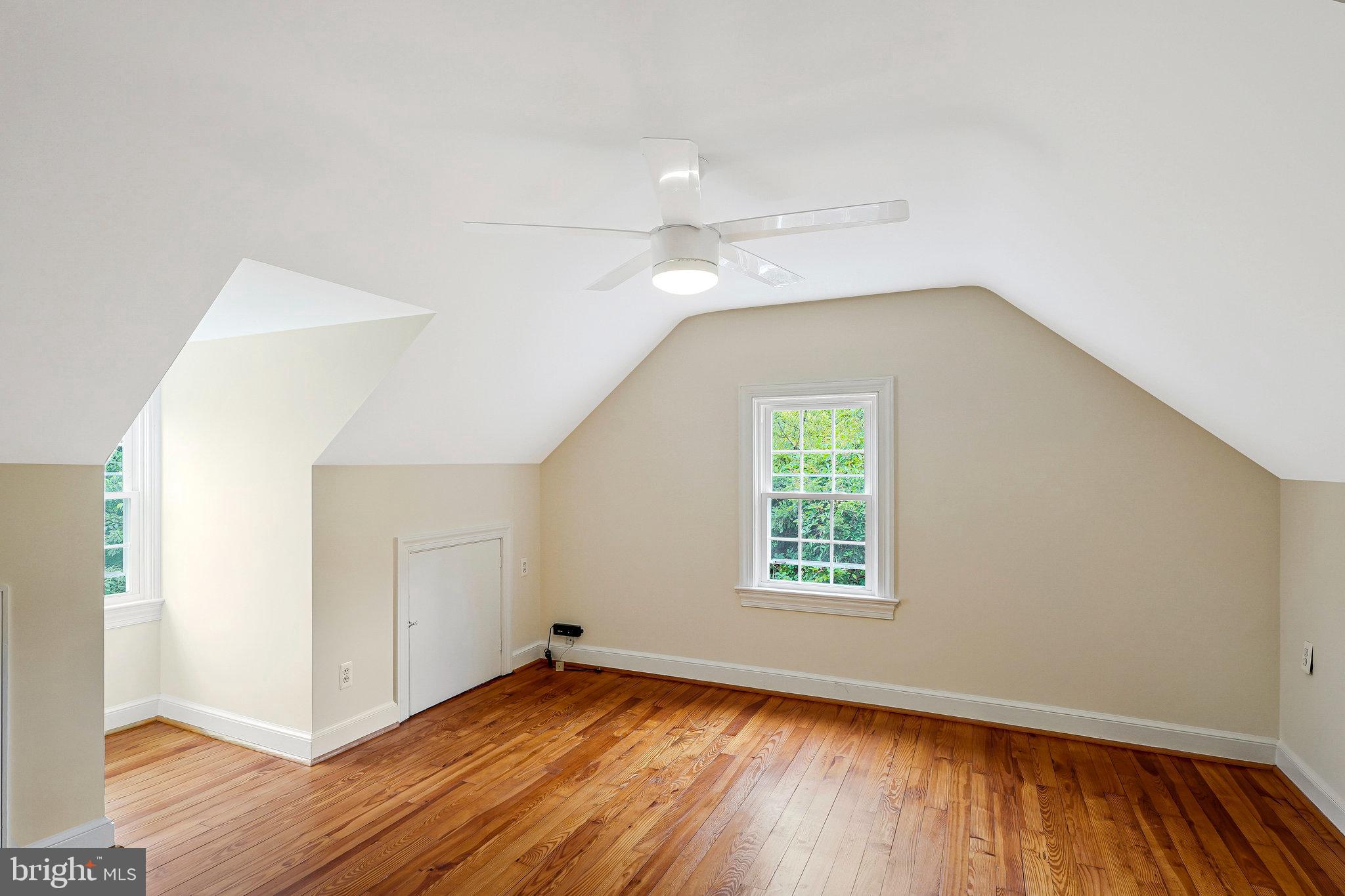 FAIRFAX ACRES - Residential