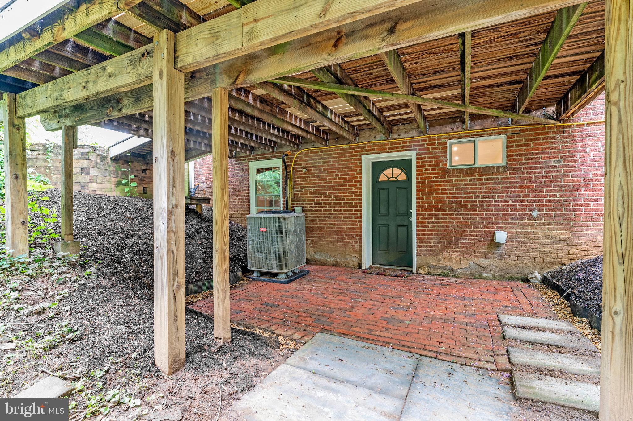 FAIRFAX ACRES - Residential