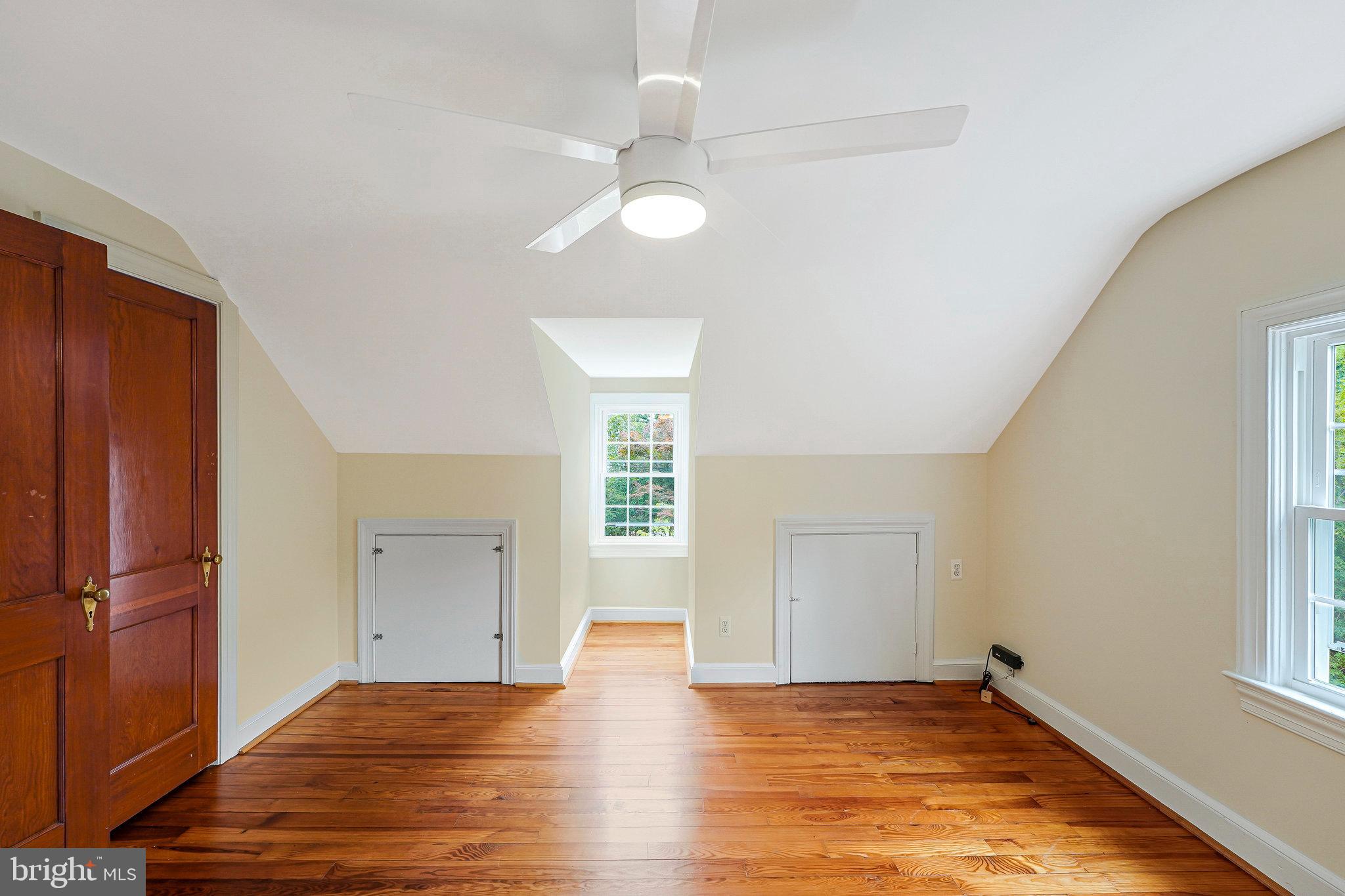 FAIRFAX ACRES - Residential