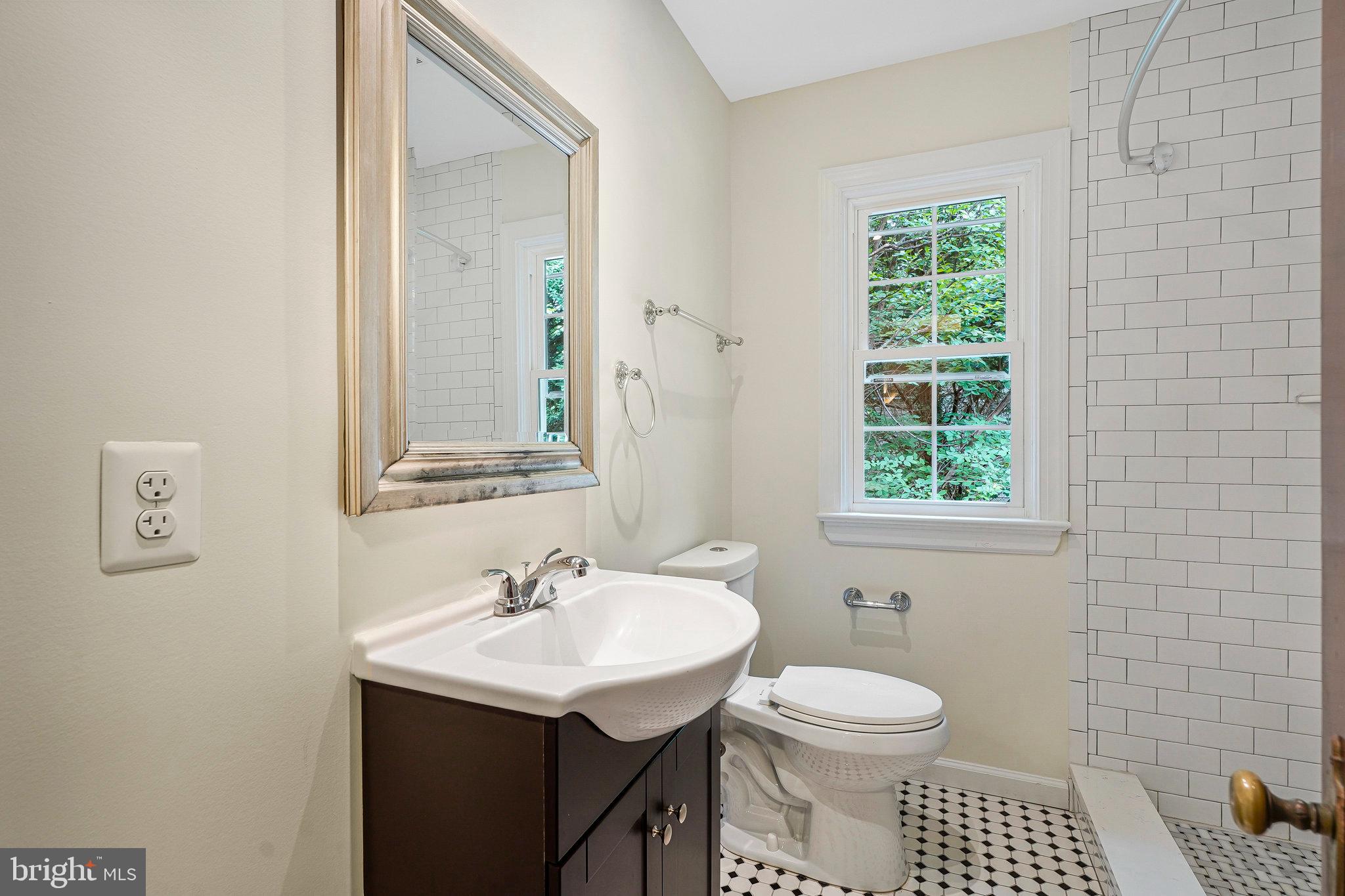 FAIRFAX ACRES - Residential