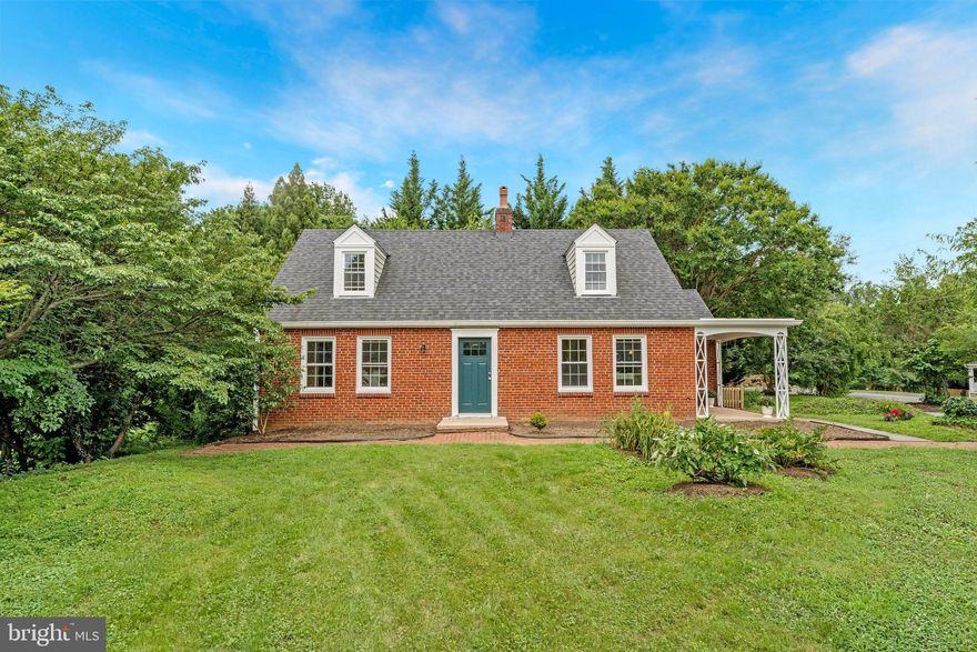 Come see this renovated 3 level 5 bedrooms and 3 Bathrooms house with walk out basement in a sought after neighborhood. Newer Kitchen! Newer Roof! Newer 3 Full Bathrooms! New Windows! Refresh paint! Mature landscaping with fruit trees. Convenient to major roads.