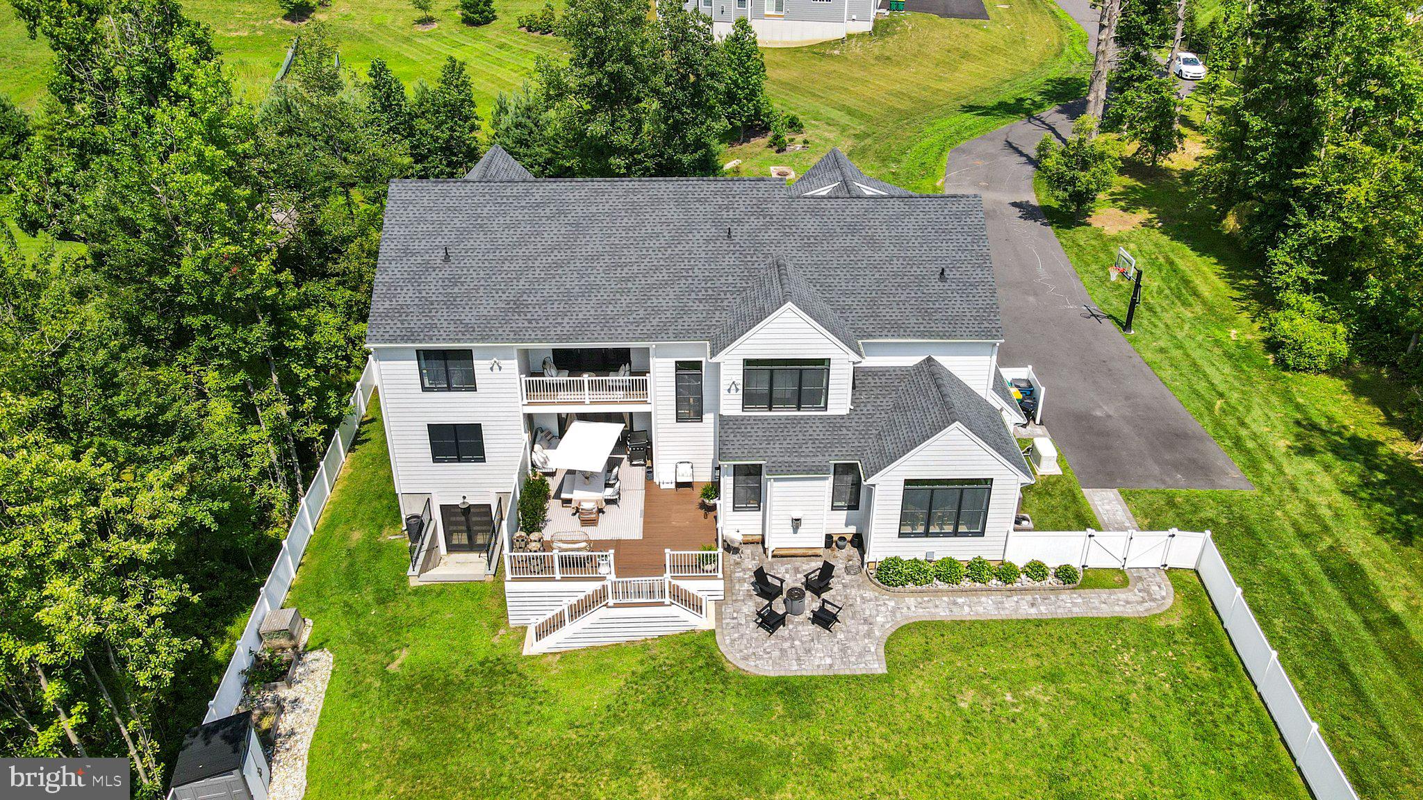 CARRIAGE RUN - Residential