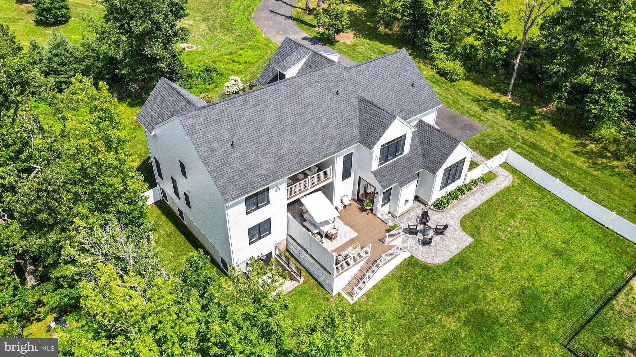 CARRIAGE RUN - Residential