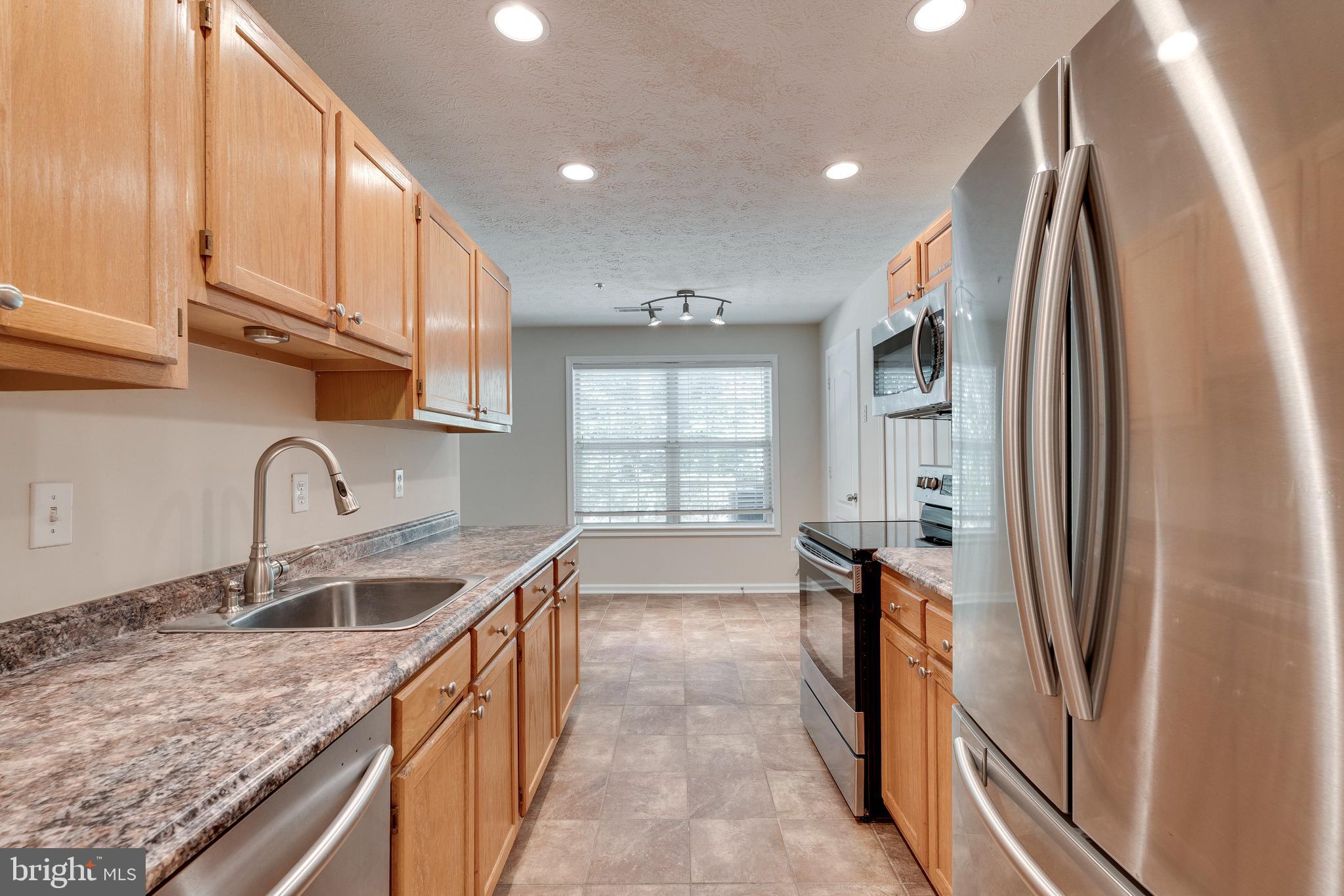 GLENSFORD CONDO - Residential Lease