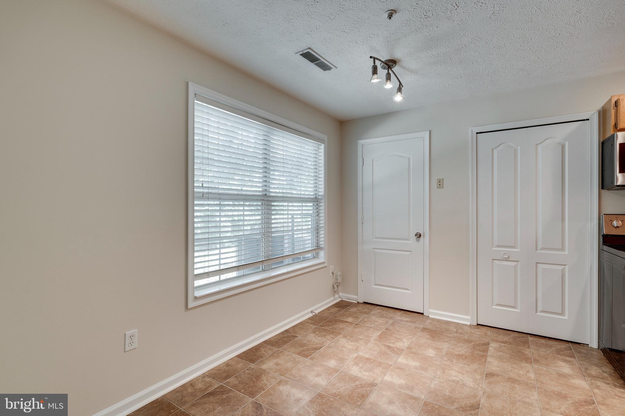 GLENSFORD CONDO - Residential Lease