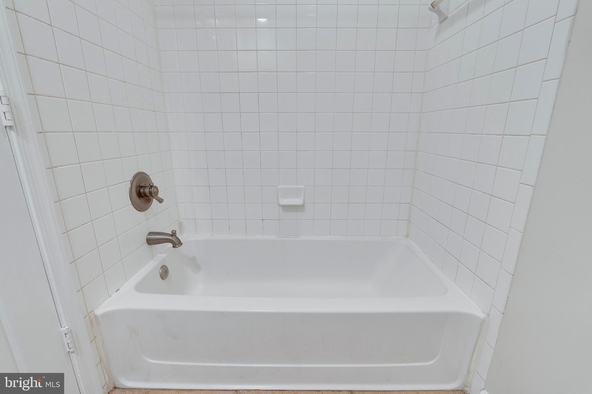 GLENSFORD CONDO - Residential Lease