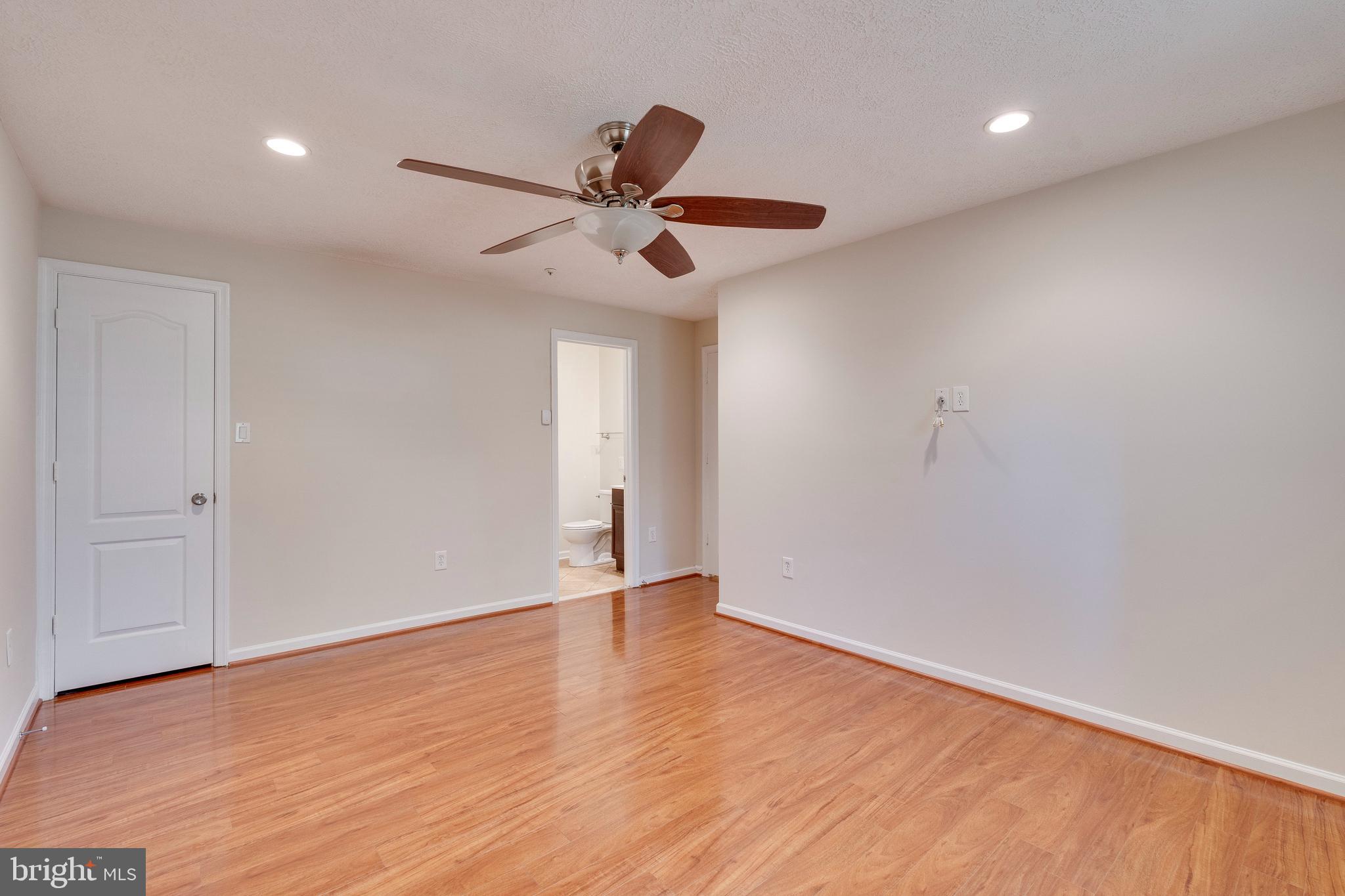 GLENSFORD CONDO - Residential Lease