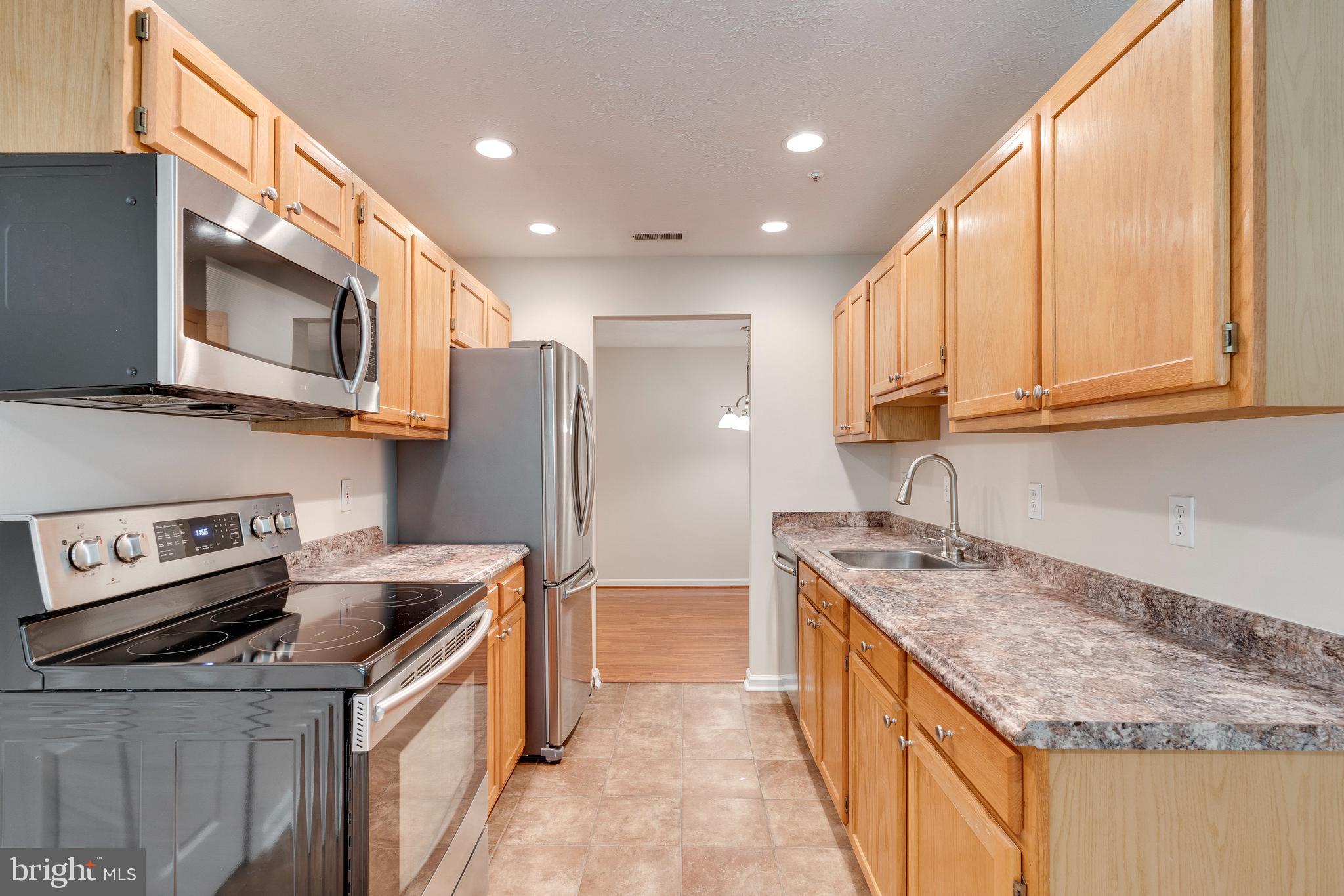 GLENSFORD CONDO - Residential Lease