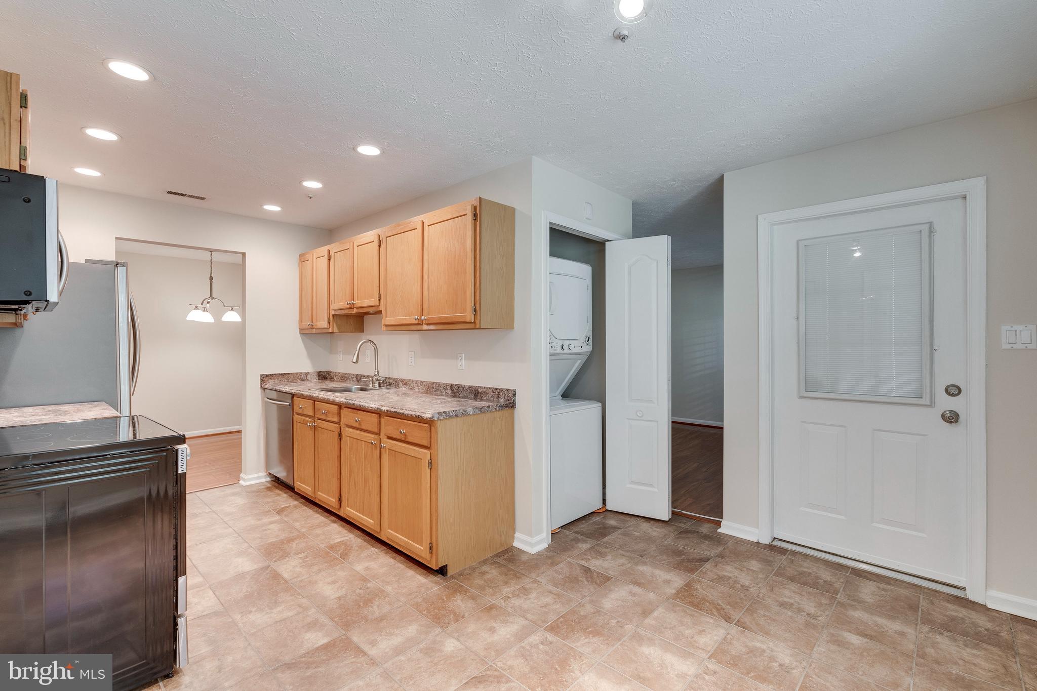 GLENSFORD CONDO - Residential Lease