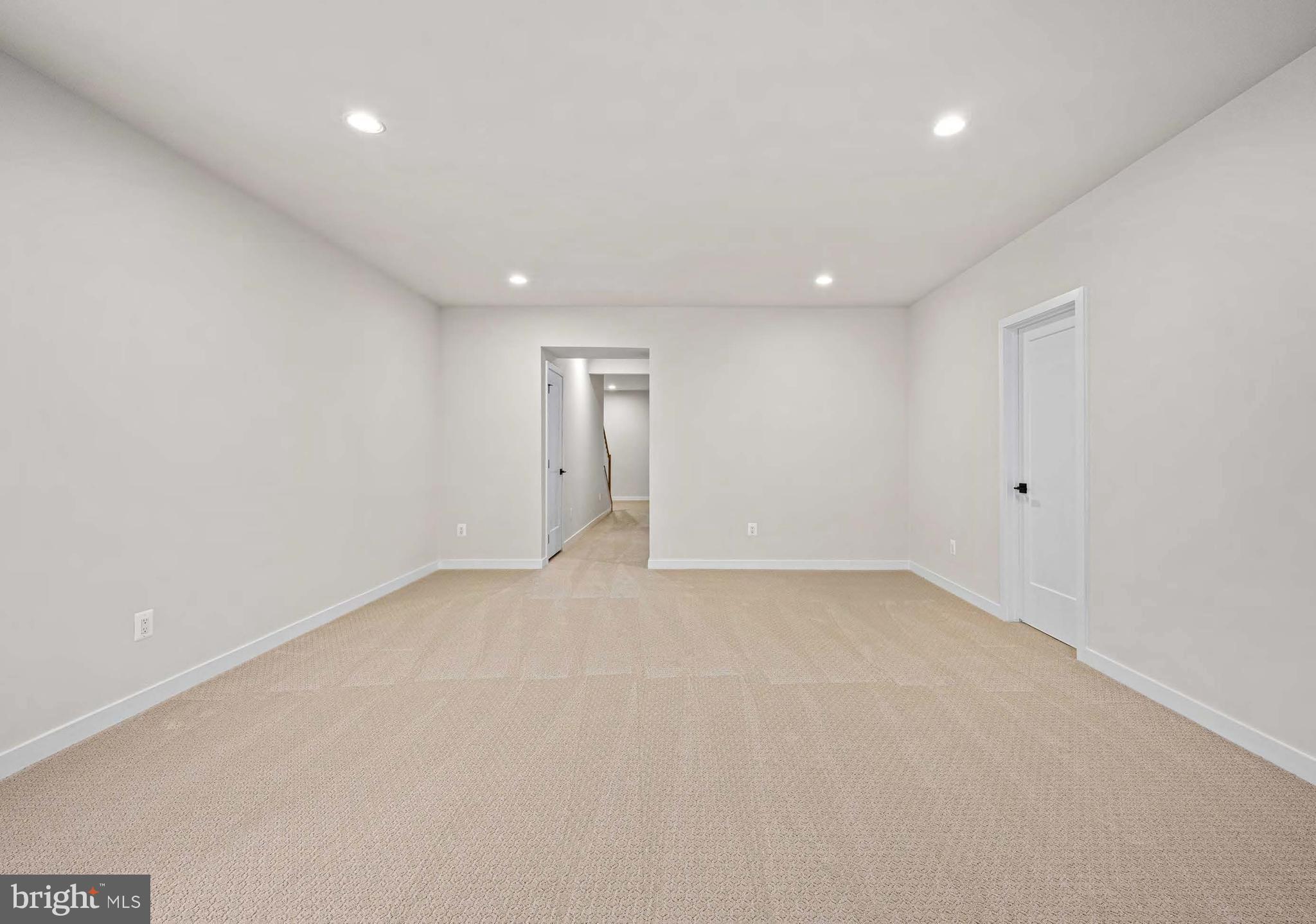 PARKSIDE VILLAGE - Residential