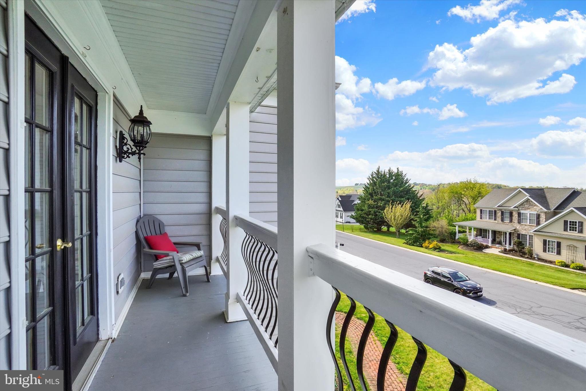COLONIAL MEADOWS - Residential