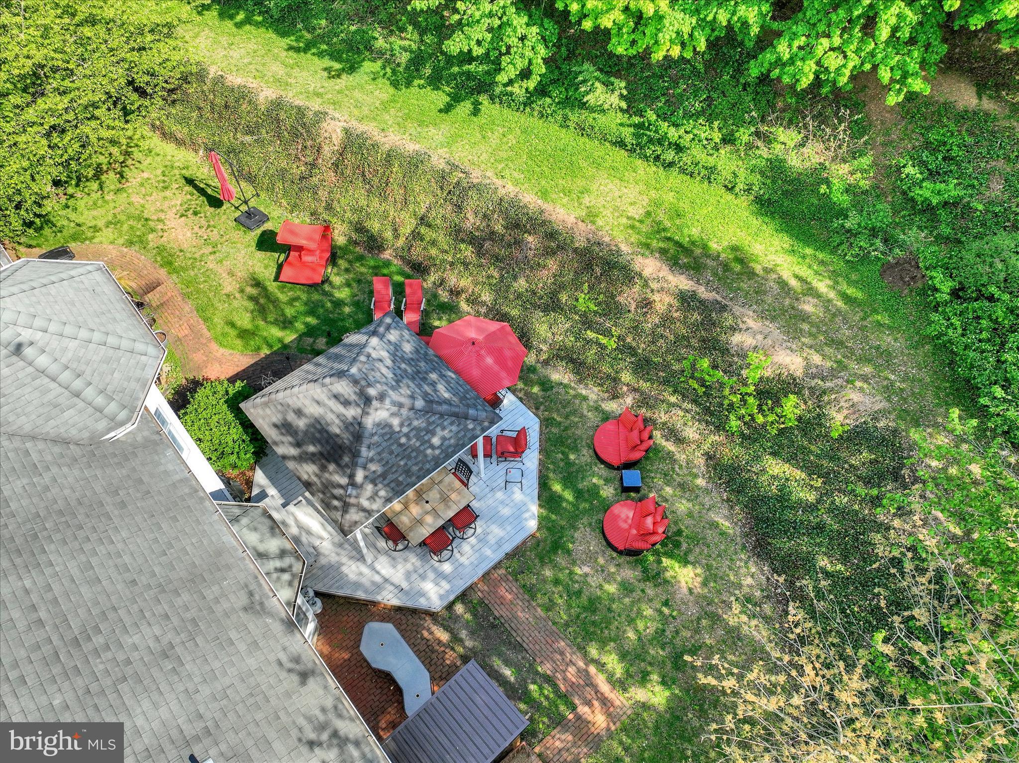 COLONIAL MEADOWS - Residential