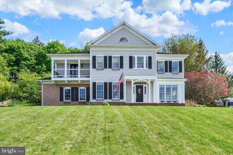 Photo of 3165 Rexwood Drive, GLEN ROCK, PA 17327 (MLS # PAYK2102044)
