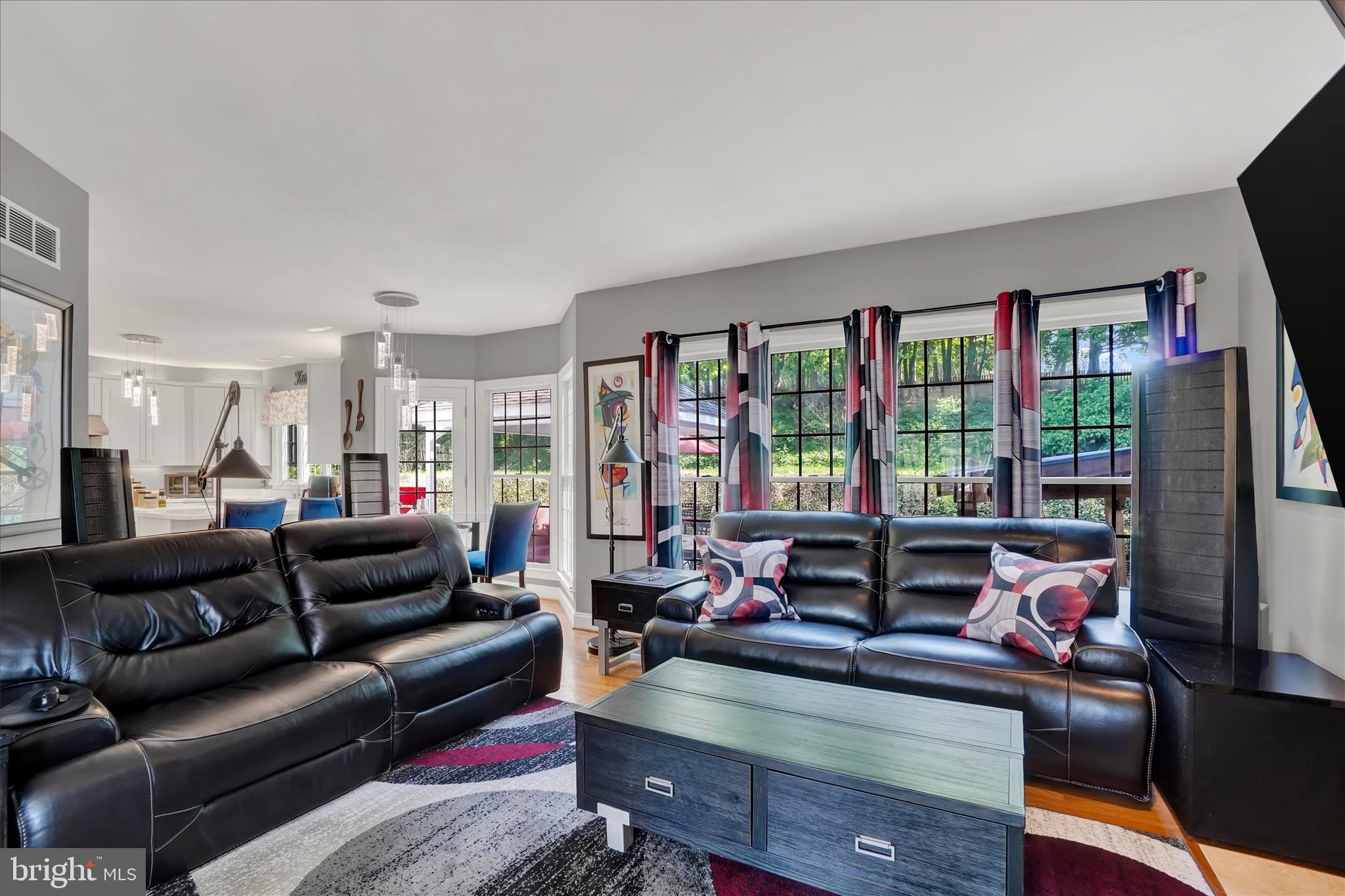 COLONIAL MEADOWS - Residential