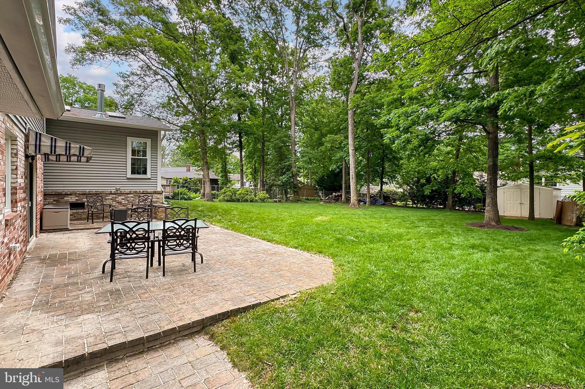 COUNTRY CLUB VIEW - Residential