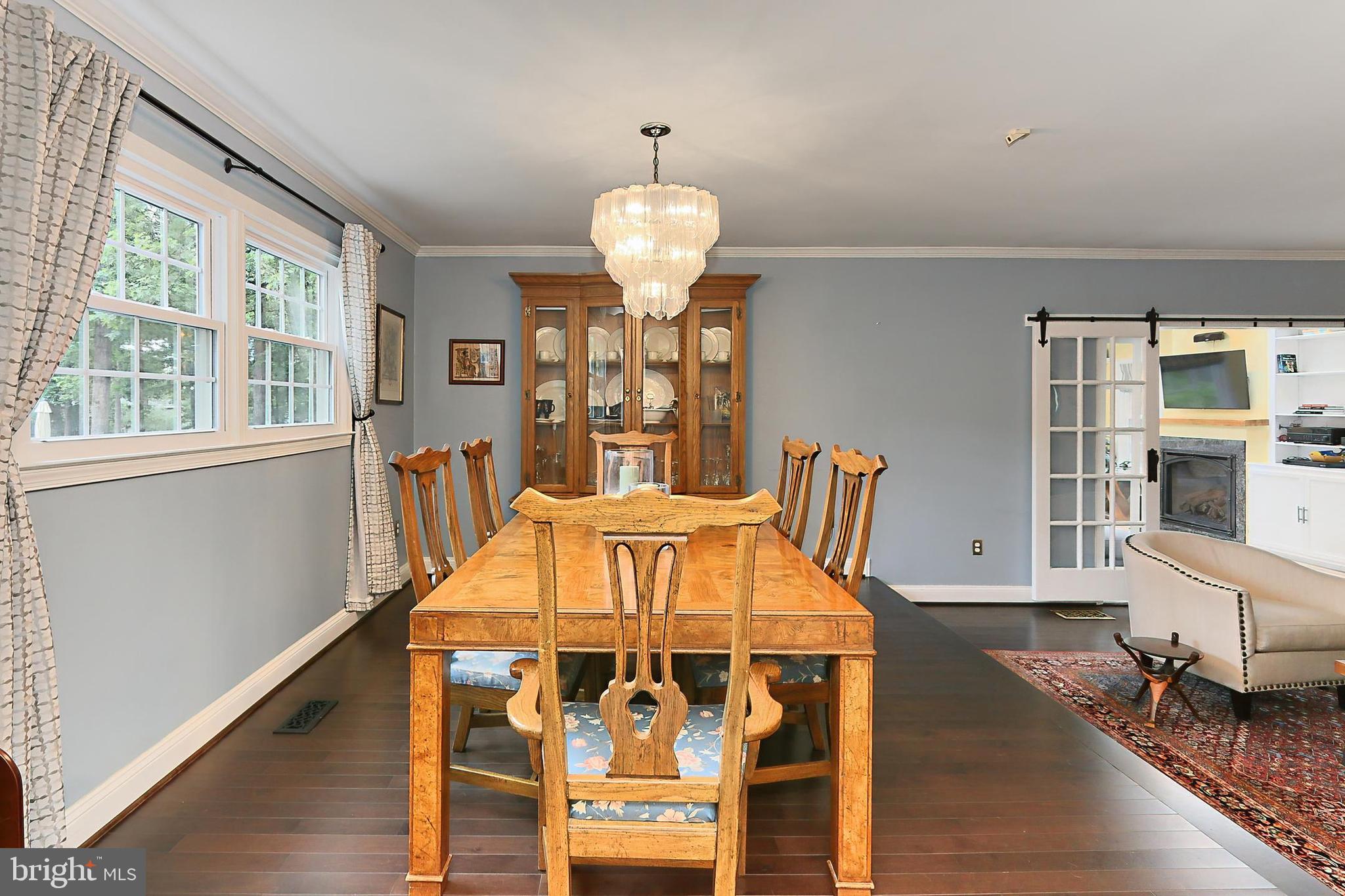 COUNTRY CLUB VIEW - Residential