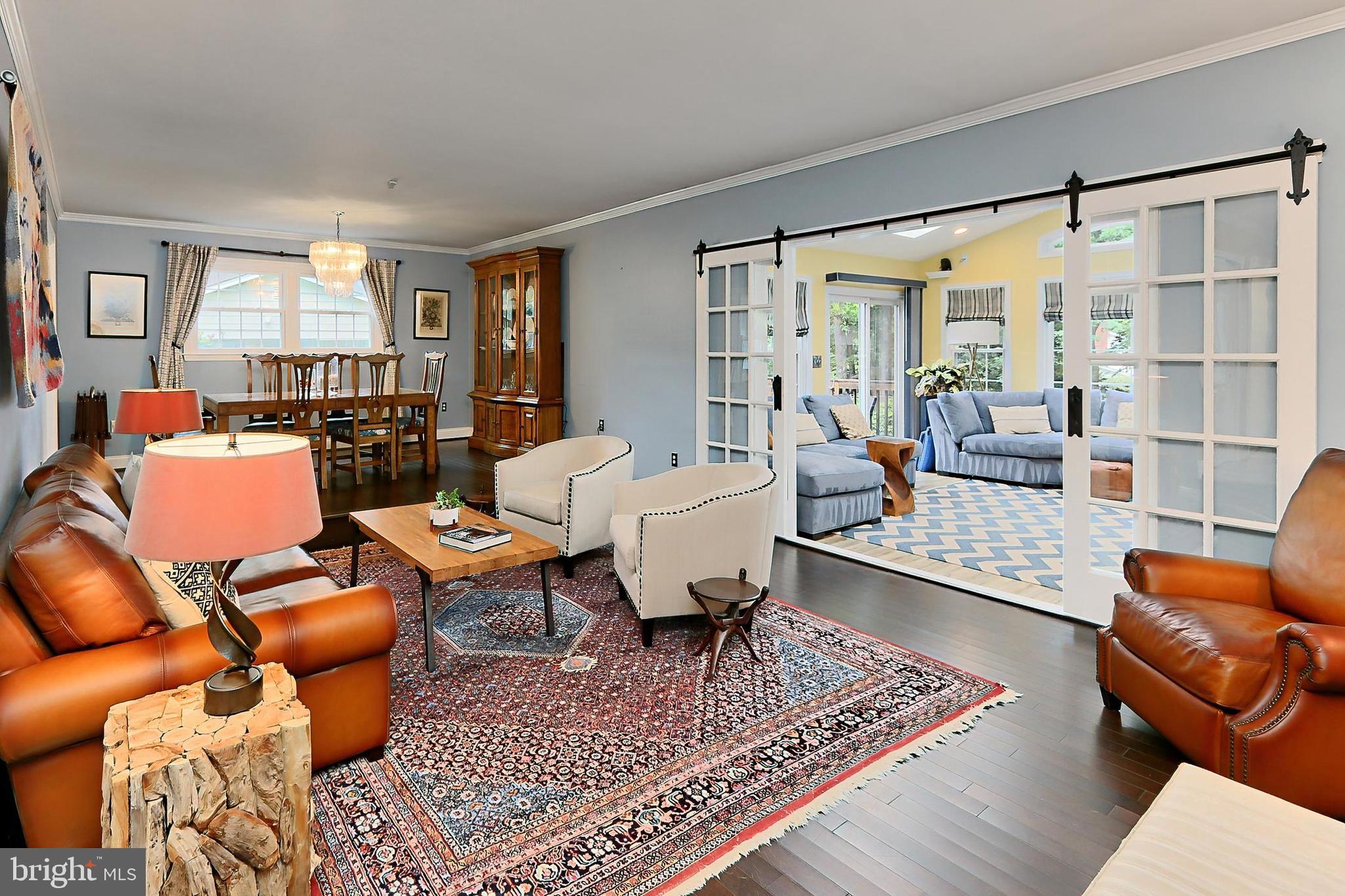 COUNTRY CLUB VIEW - Residential