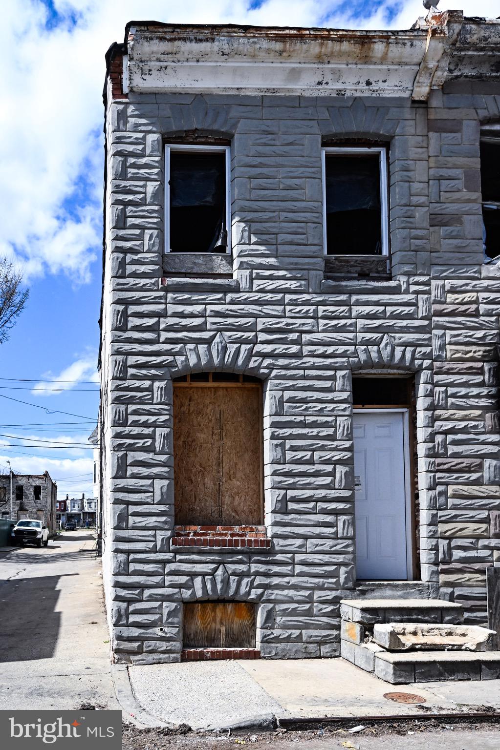 BROADWAY EAST - Residential