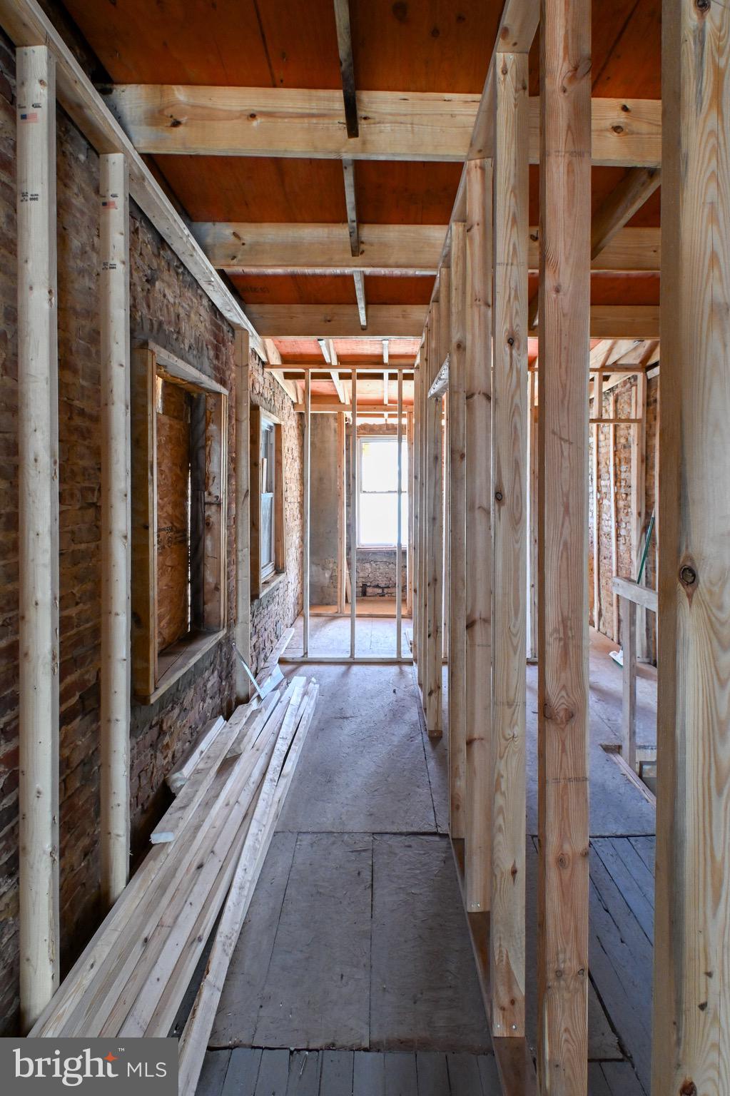 BROADWAY EAST - Residential