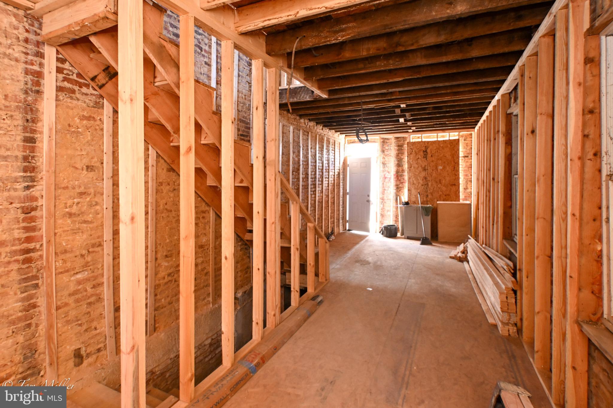 BROADWAY EAST - Residential